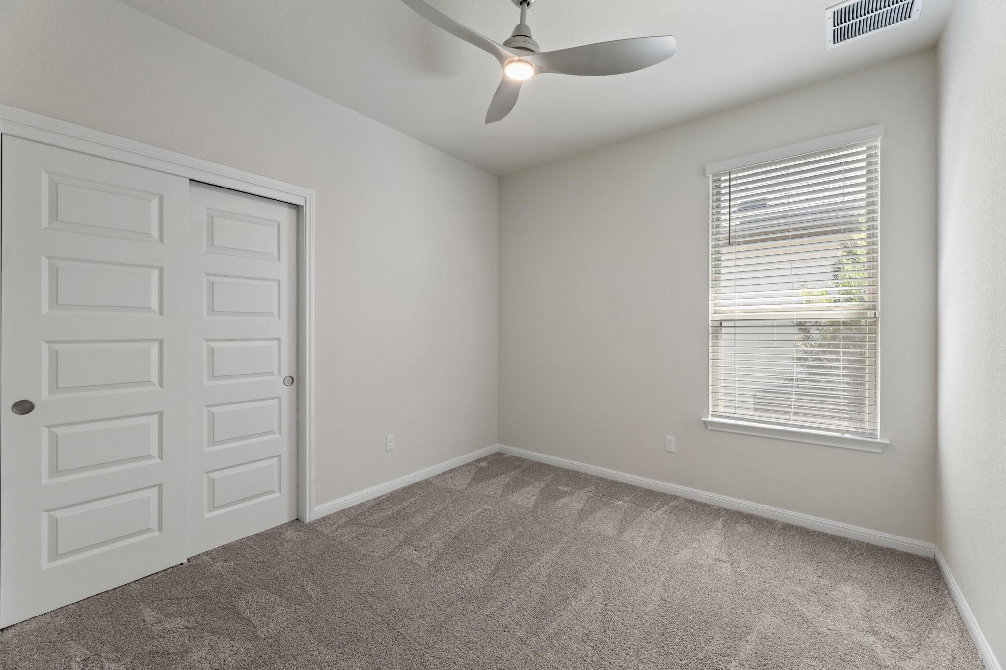 144 Gullivers Dr, Elgin, TX 78621