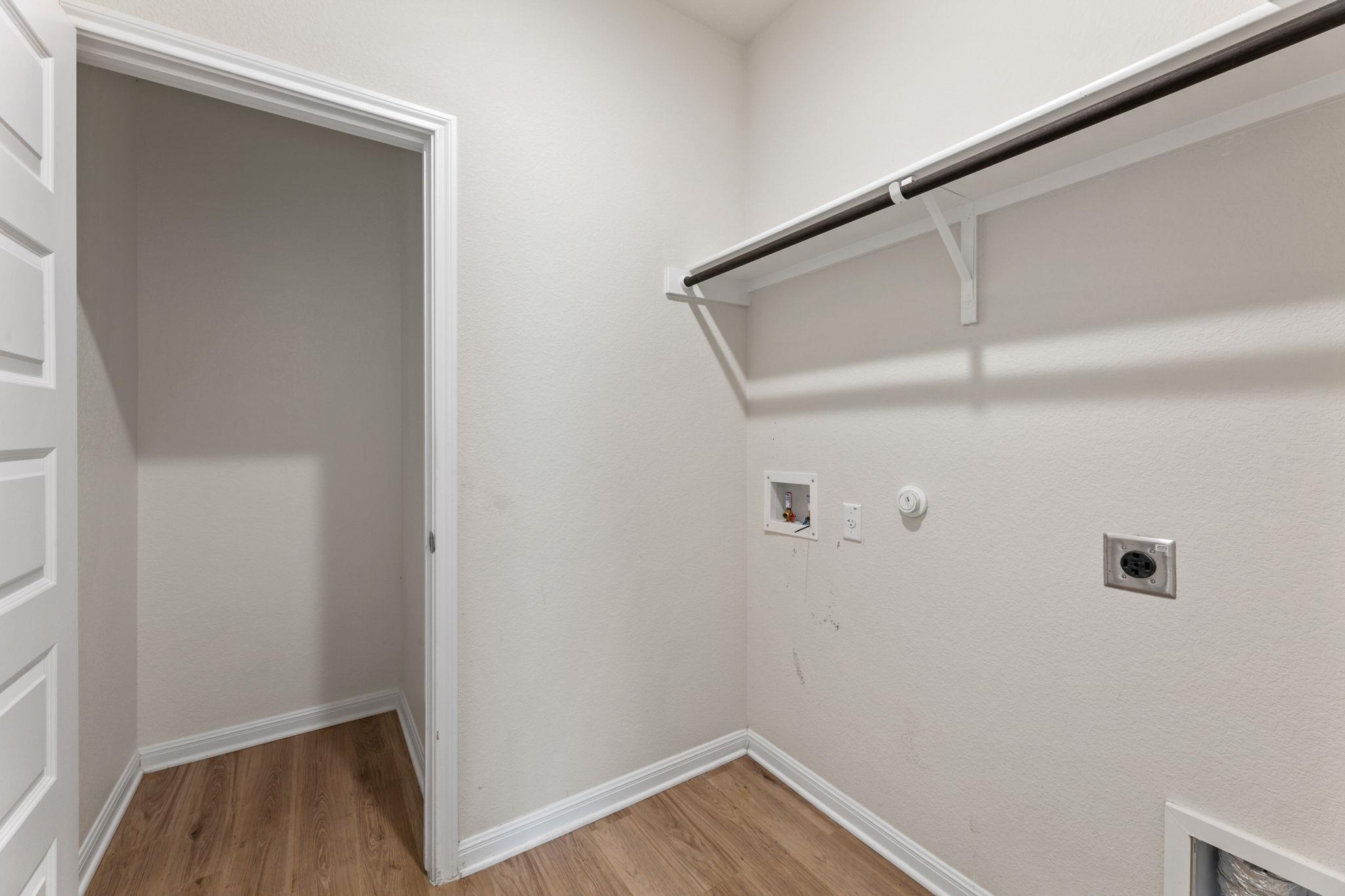 144 Gullivers Dr, Elgin, TX 78621