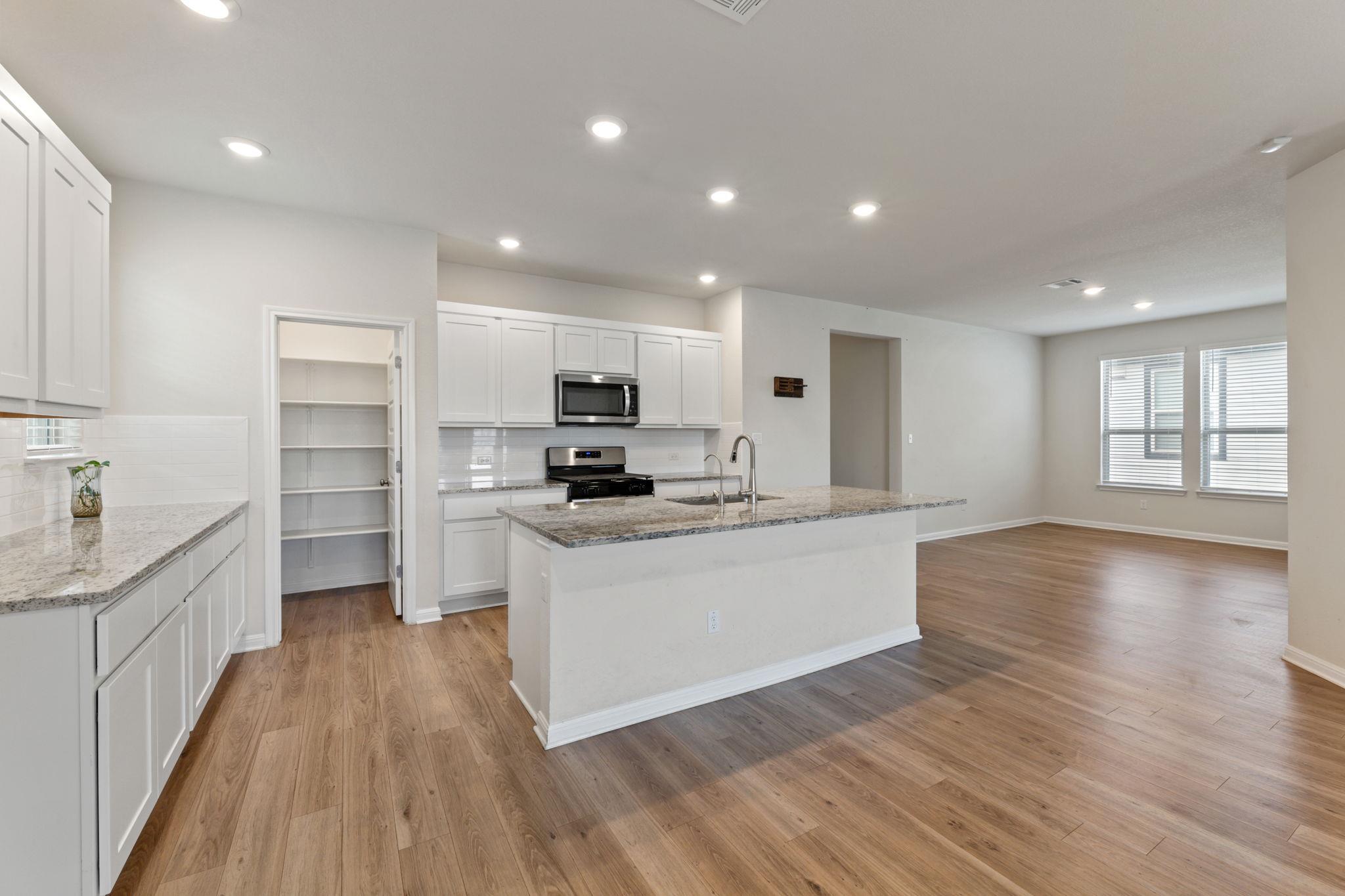 144 Gullivers Dr, Elgin, TX 78621