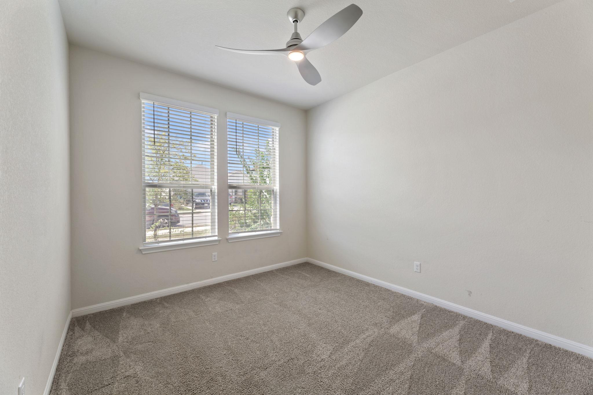 144 Gullivers Dr, Elgin, TX 78621