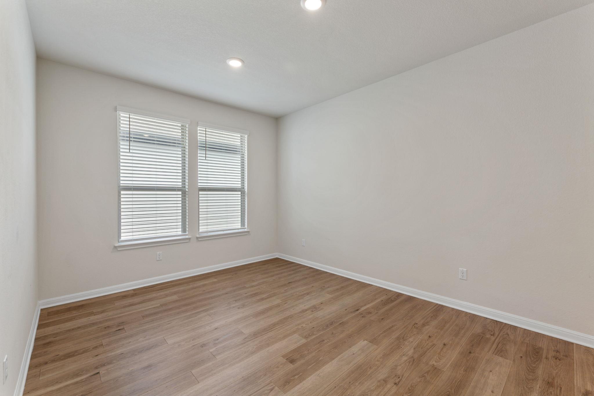 144 Gullivers Dr, Elgin, TX 78621