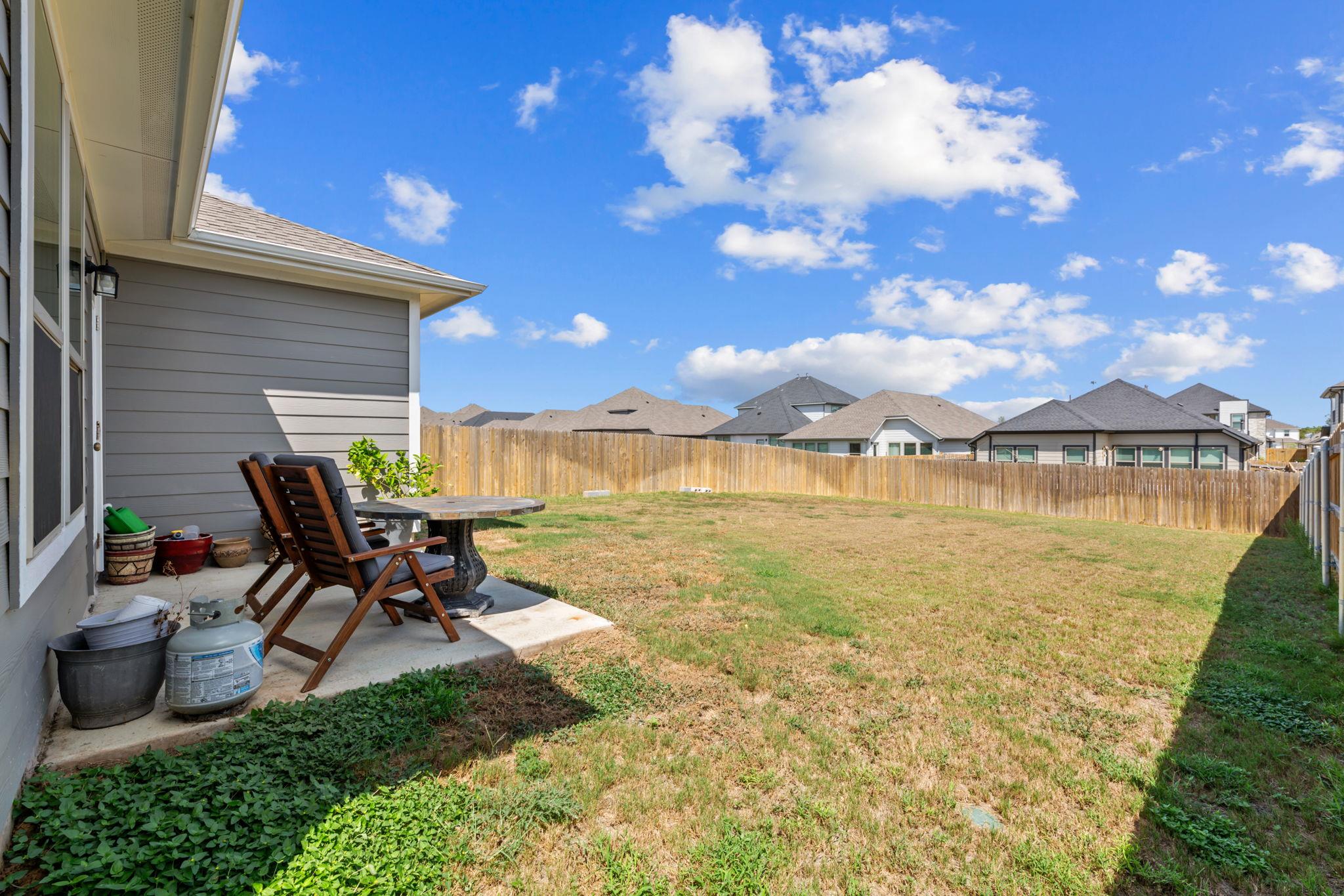 144 Gullivers Dr, Elgin, TX 78621