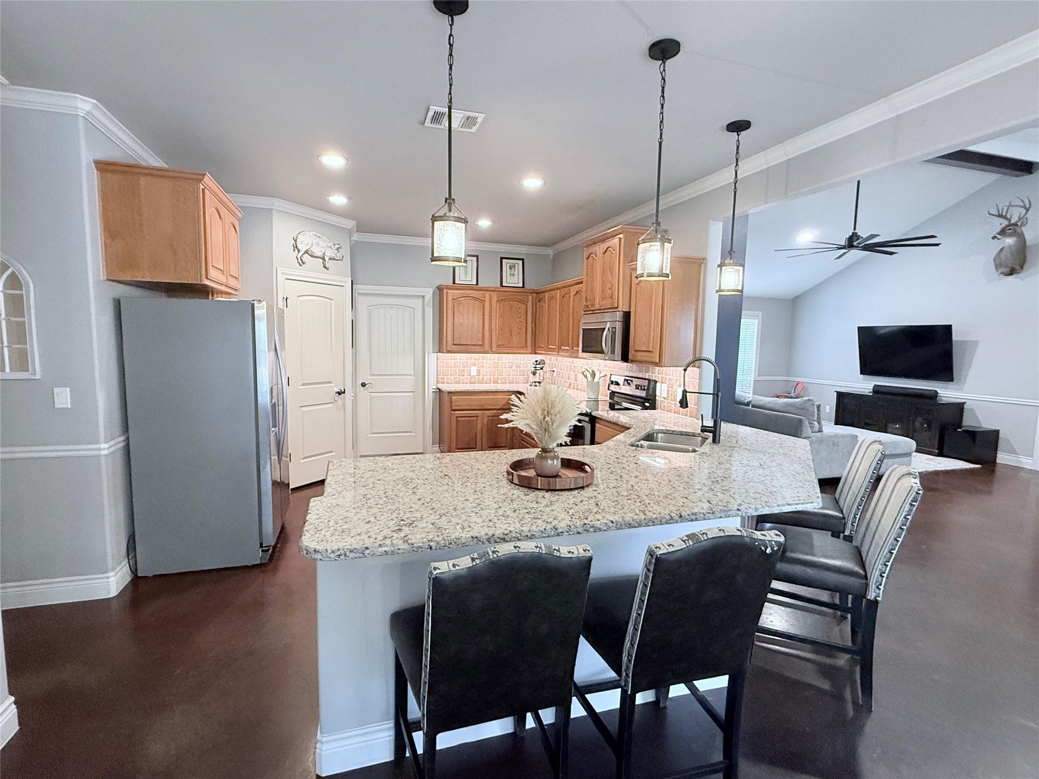 252 Sunday Dr, Burnet, TX 78611