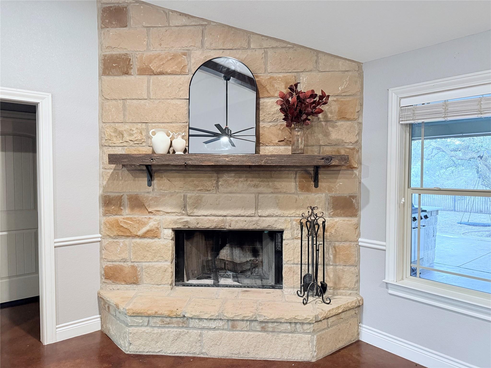 252 Sunday Dr, Burnet, TX 78611