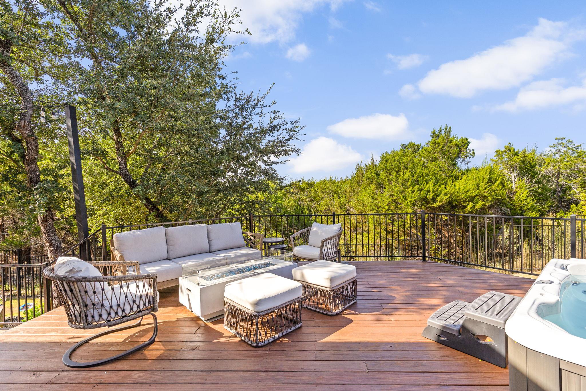 1080 Pink Granite Blvd, Dripping Springs, TX 78620