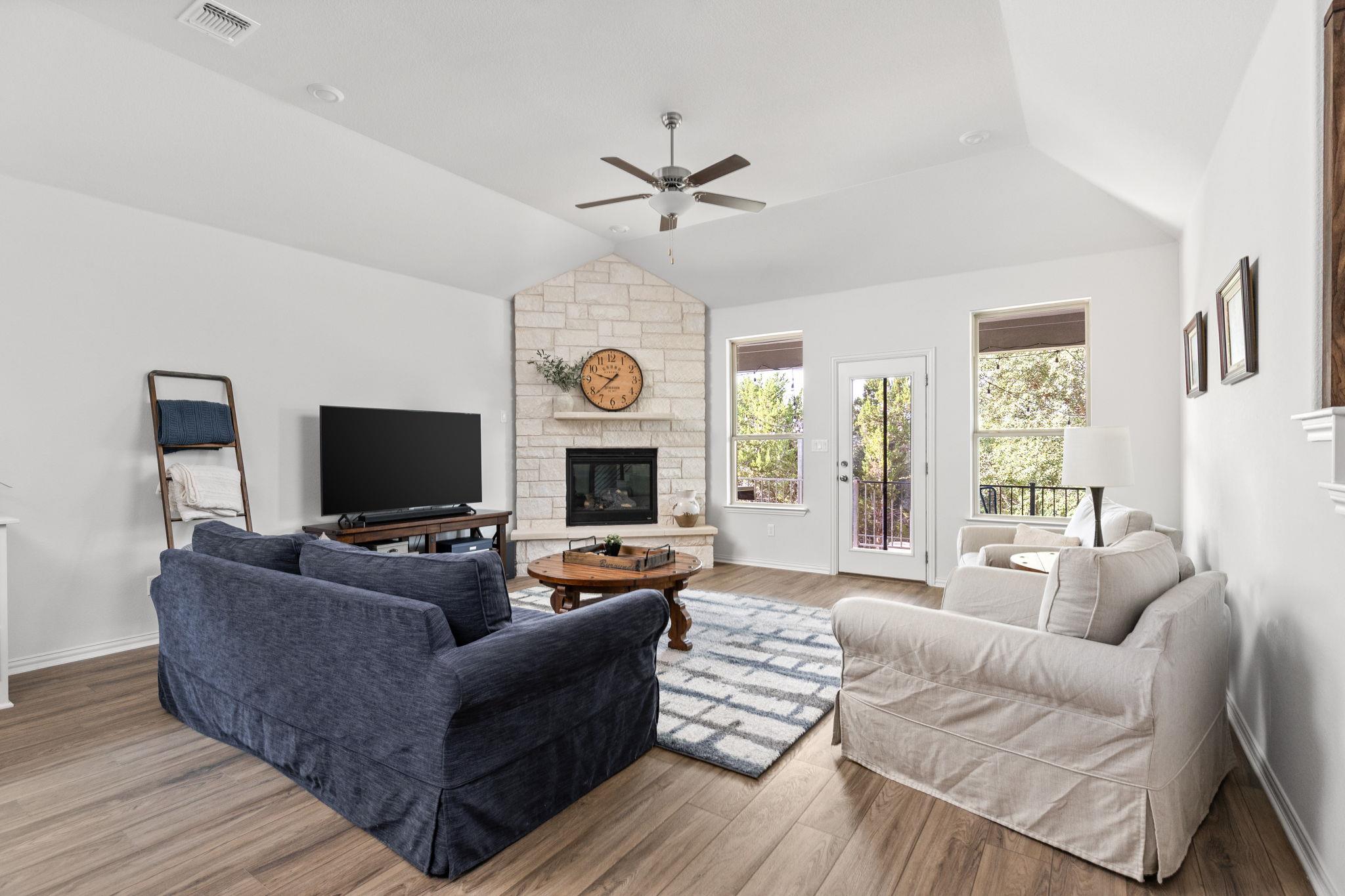 1080 Pink Granite Blvd, Dripping Springs, TX 78620