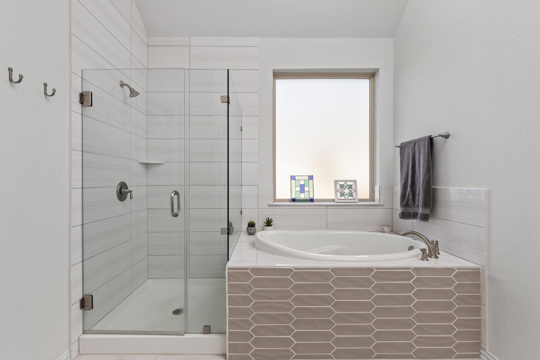 1080 Pink Granite Blvd, Dripping Springs, TX 78620