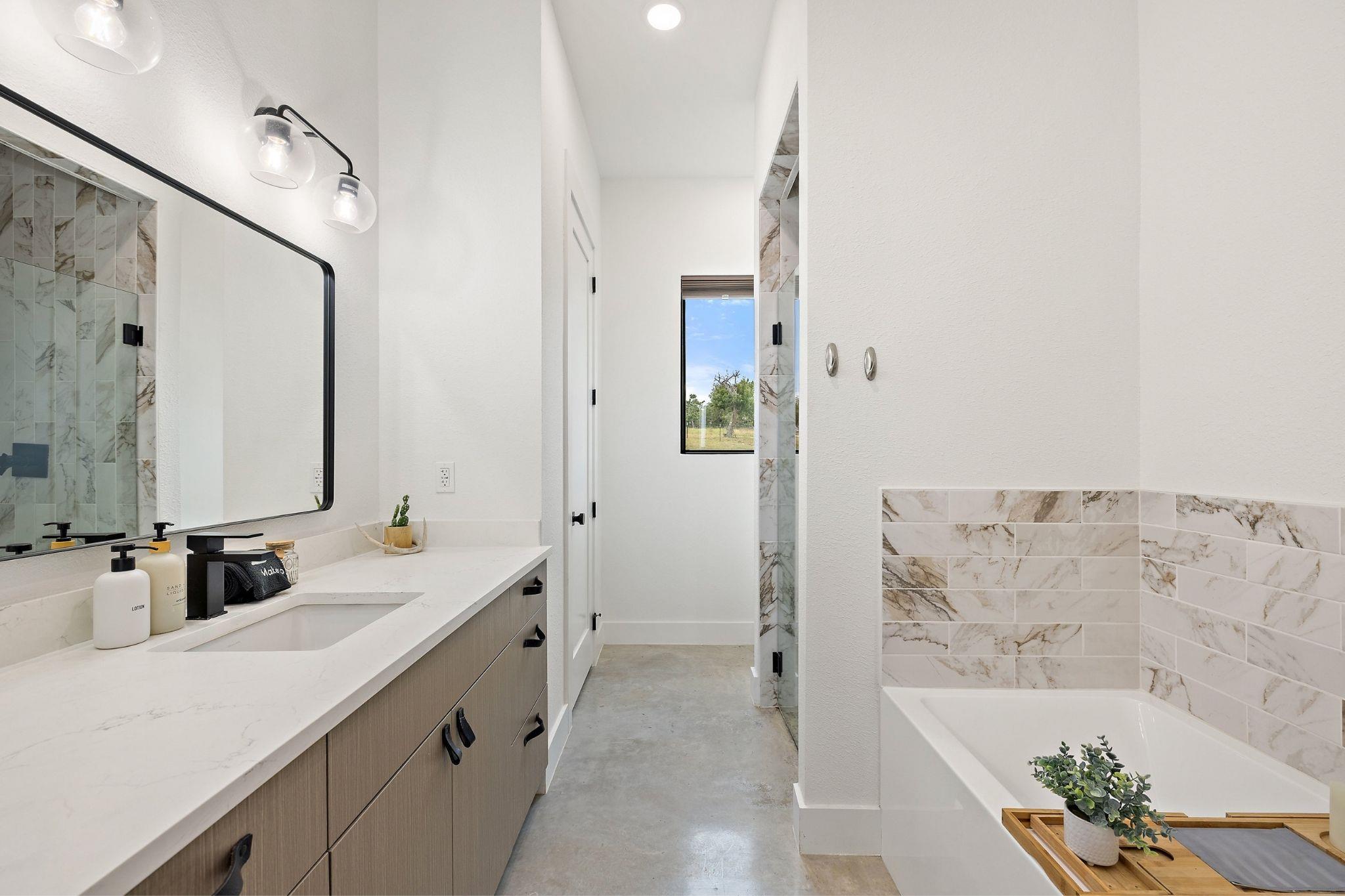 11 Sacramento, Kendalia, TX 78027