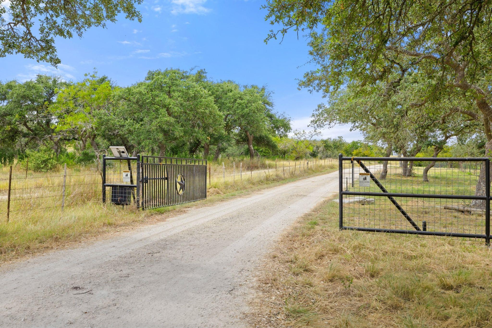 11 Sacramento, Kendalia, TX 78027