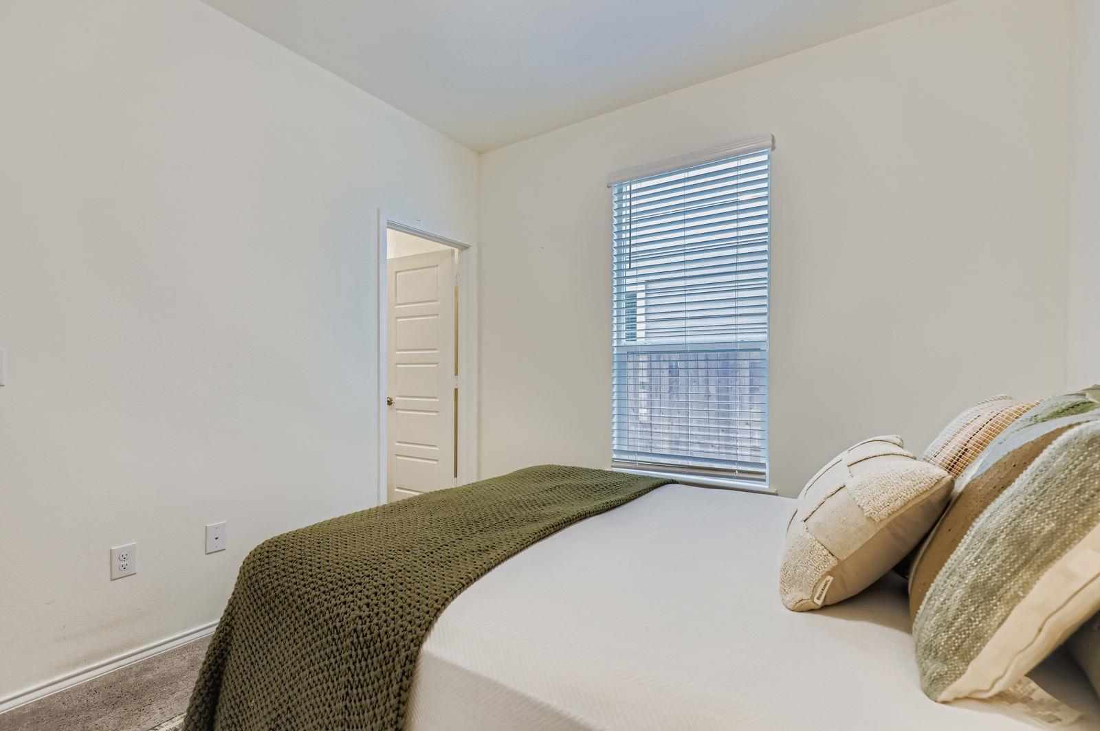 7806 Song Sparrow Dr # 4, Austin, TX 78744