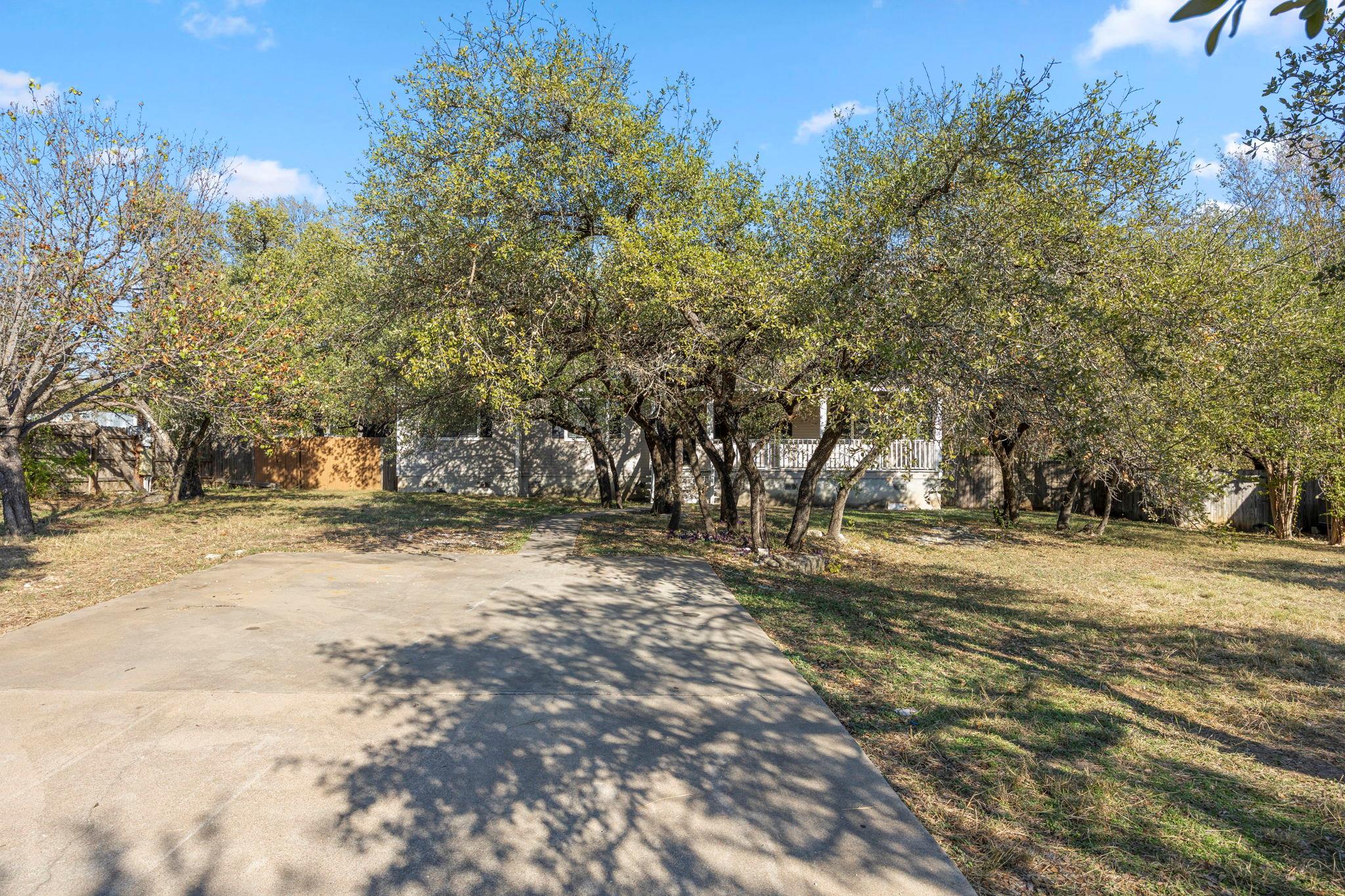 208 S Cougar Ave, Cedar Park, TX 78613