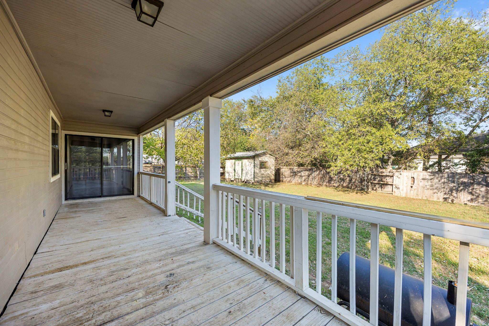 208 S Cougar Ave, Cedar Park, TX 78613