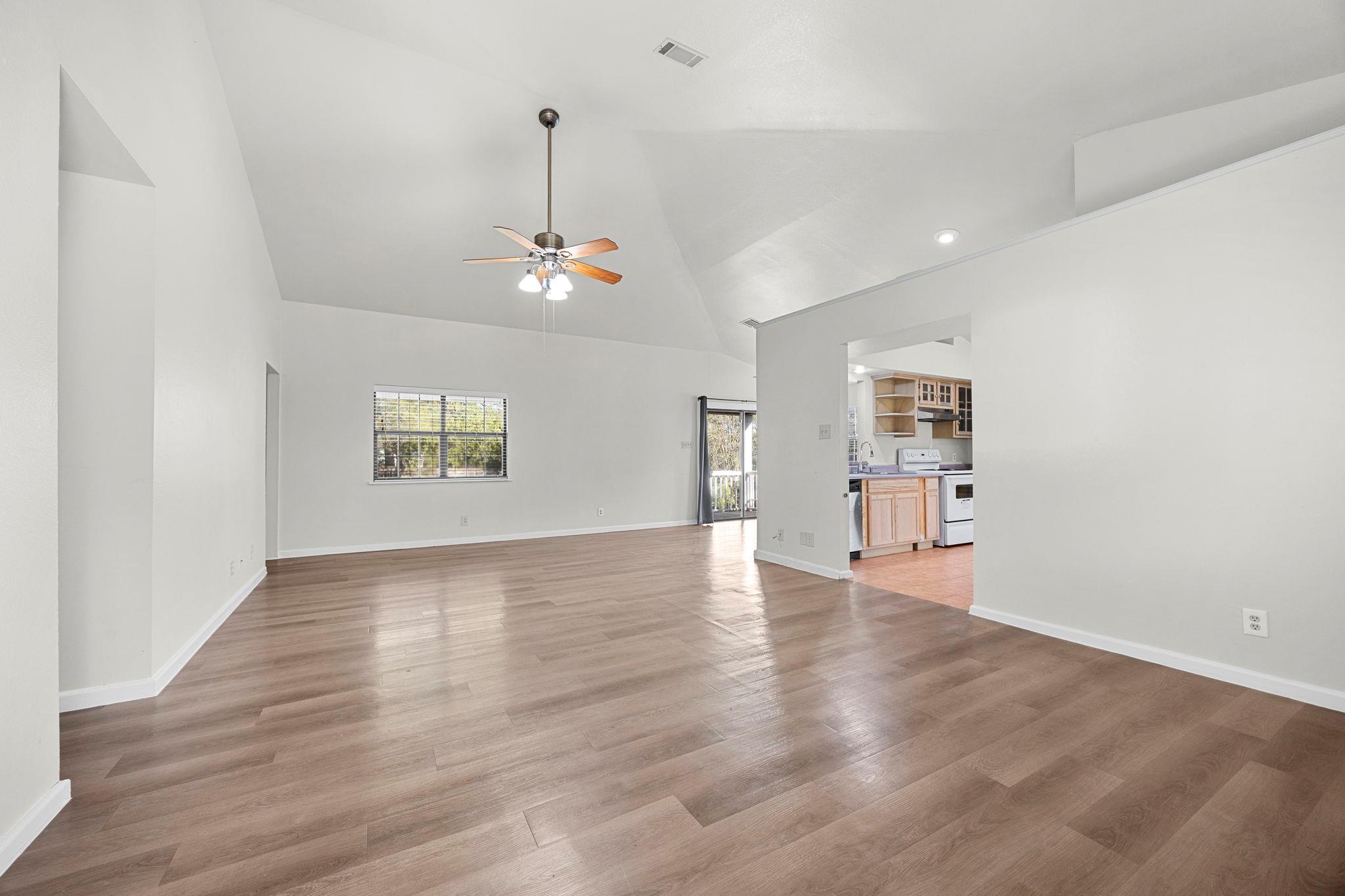 208 S Cougar Ave, Cedar Park, TX 78613