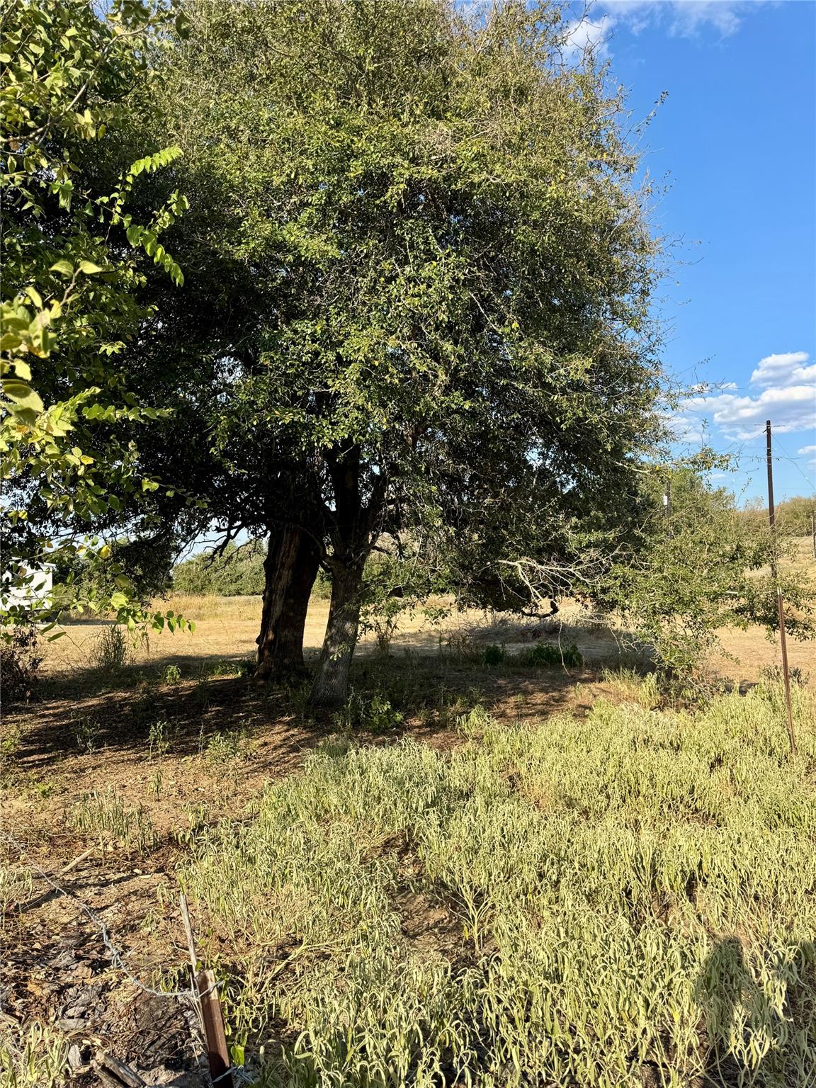 127 Hall Rd, Luling, TX 78648