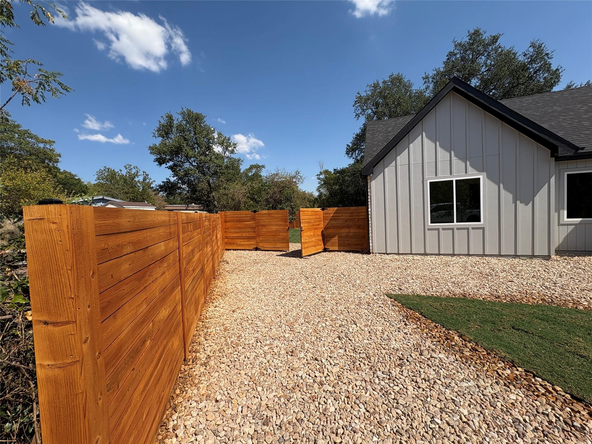 304 W Allen St, Kyle, TX 78640