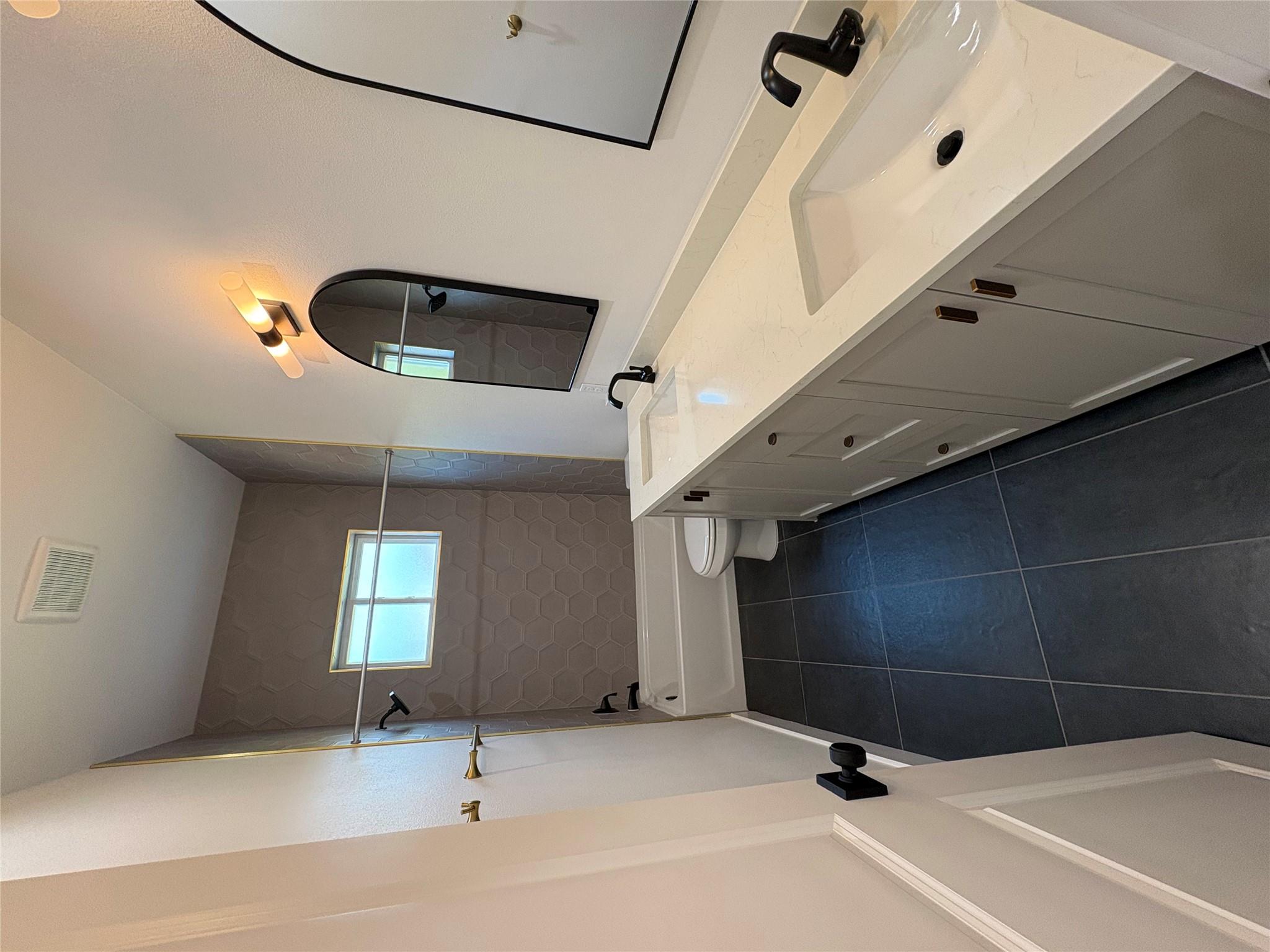 304 W Allen St, Kyle, TX 78640