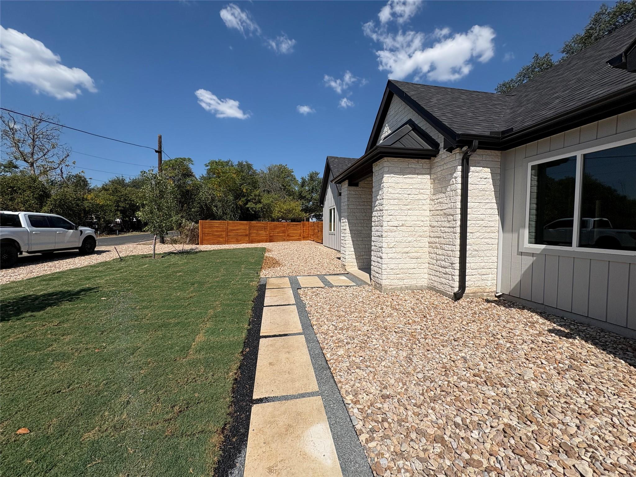 304 W Allen St, Kyle, TX 78640