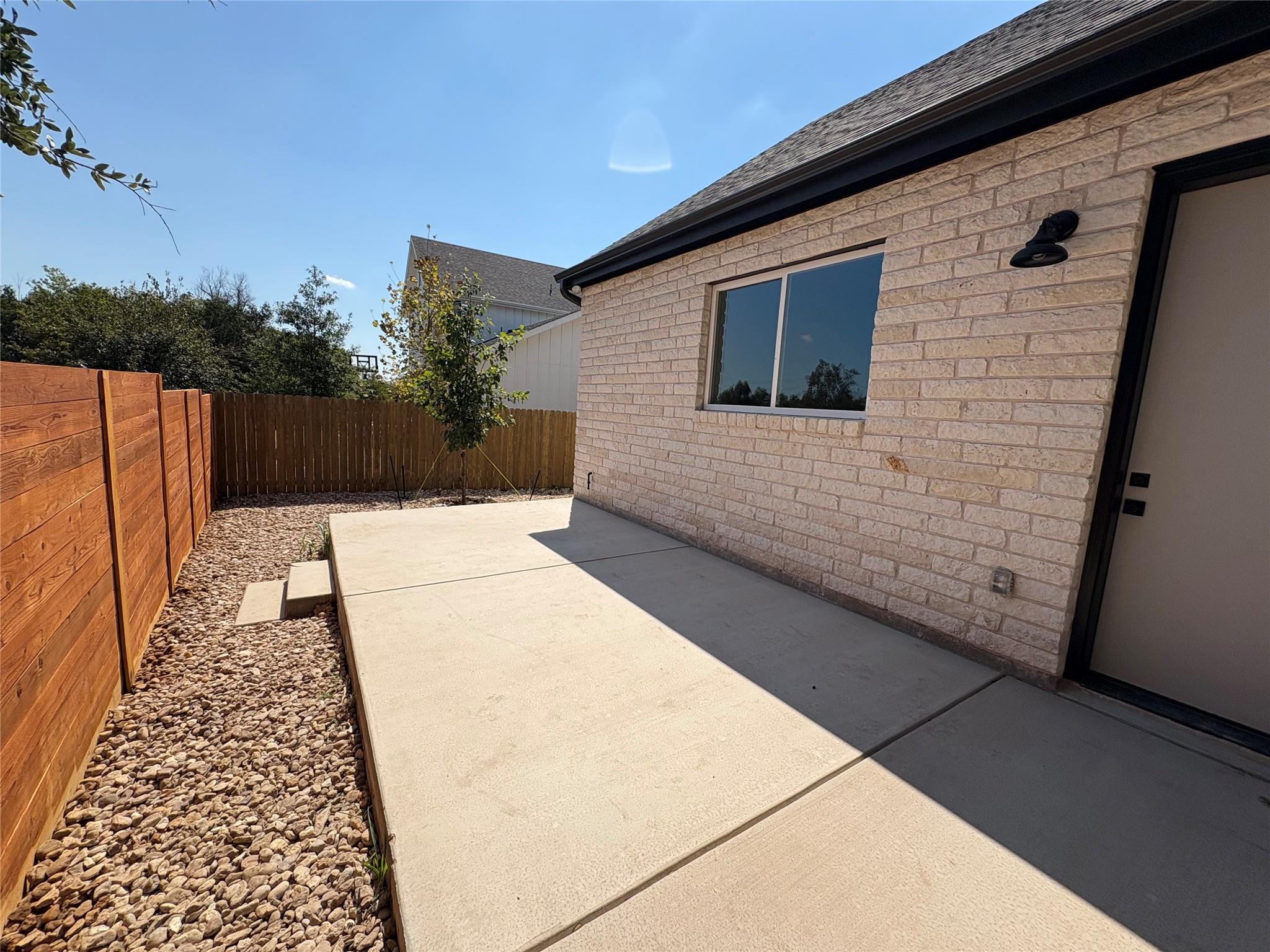 304 W Allen St, Kyle, TX 78640