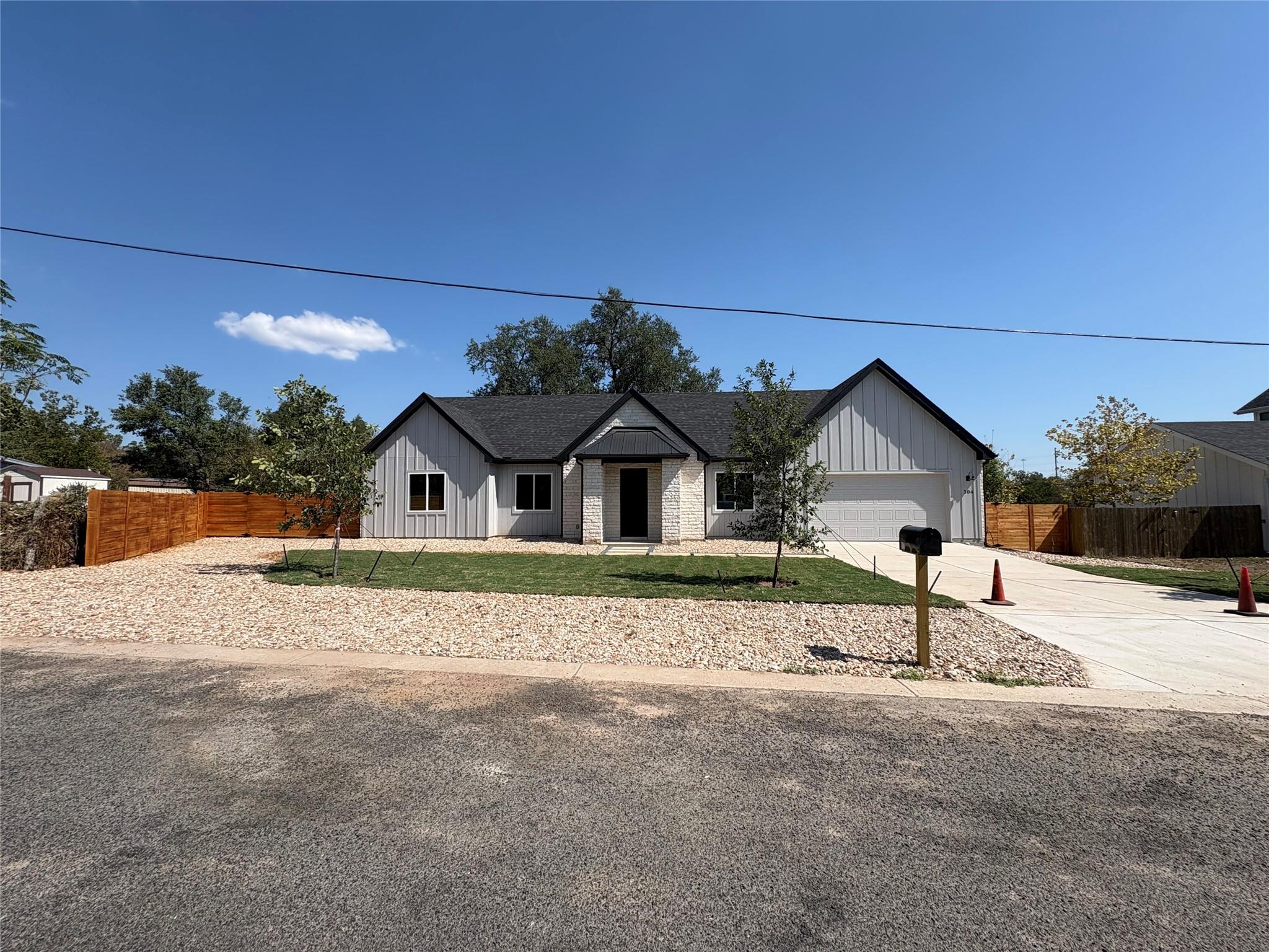 304 W Allen St, Kyle, TX 78640