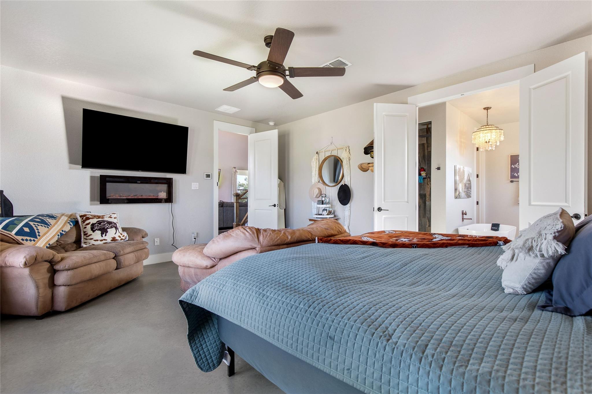 164 Lake on Flat Creek Dr, Johnson City, TX 78636