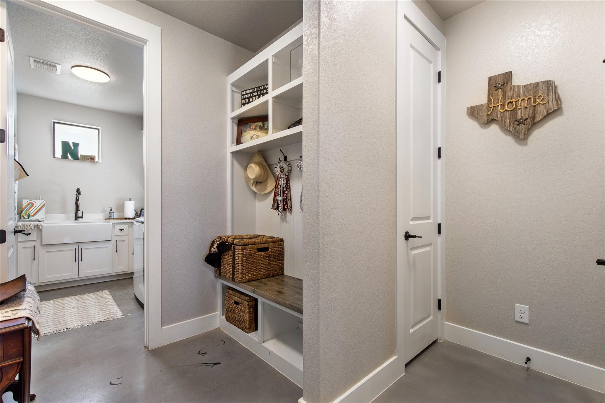 164 Lake on Flat Creek Dr, Johnson City, TX 78636