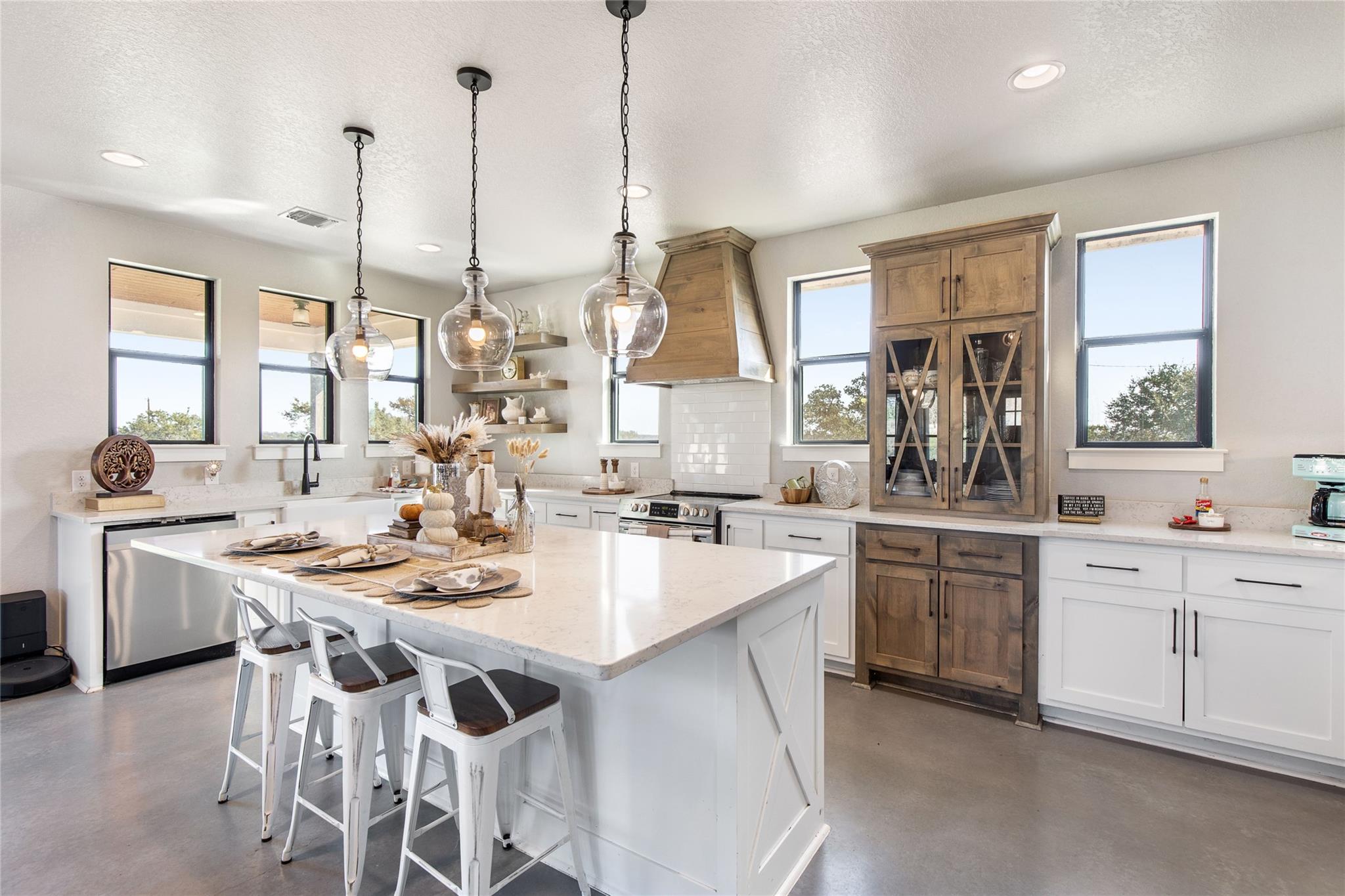 164 Lake on Flat Creek Dr, Johnson City, TX 78636