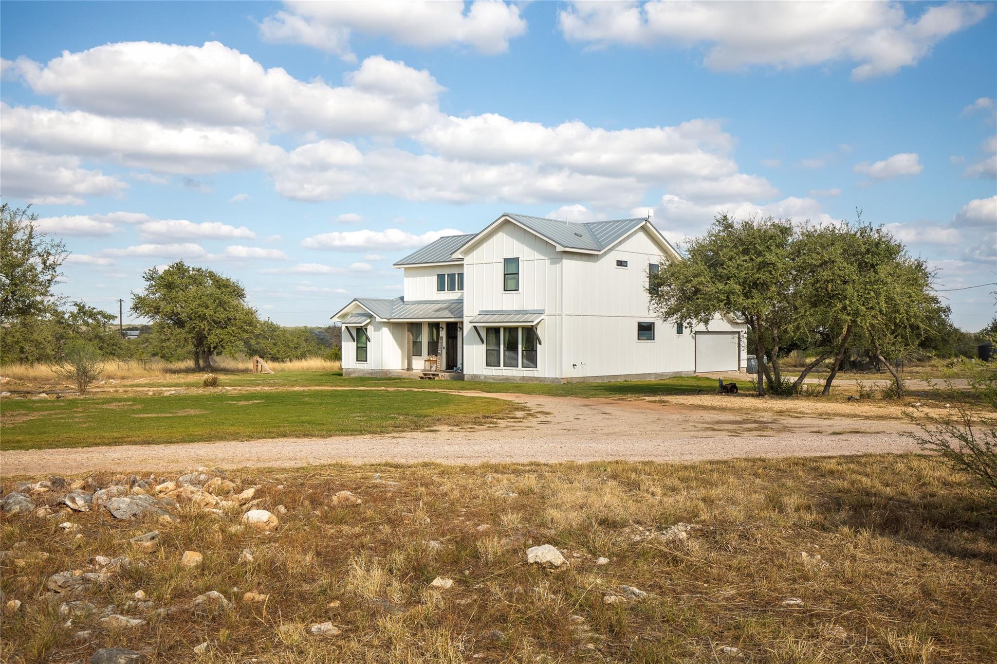 164 Lake on Flat Creek Dr, Johnson City, TX 78636