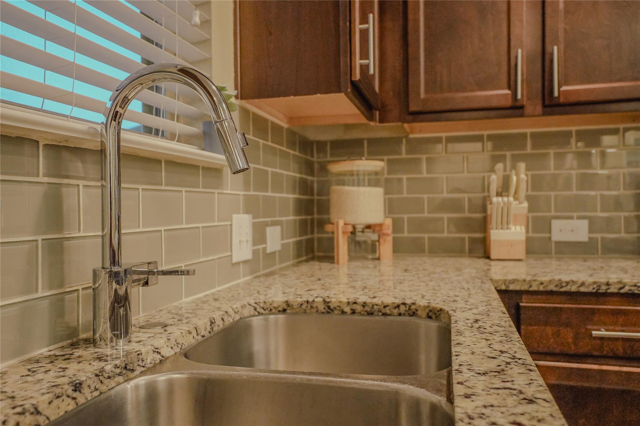 6007 Heron Dr, Buda, TX 78610