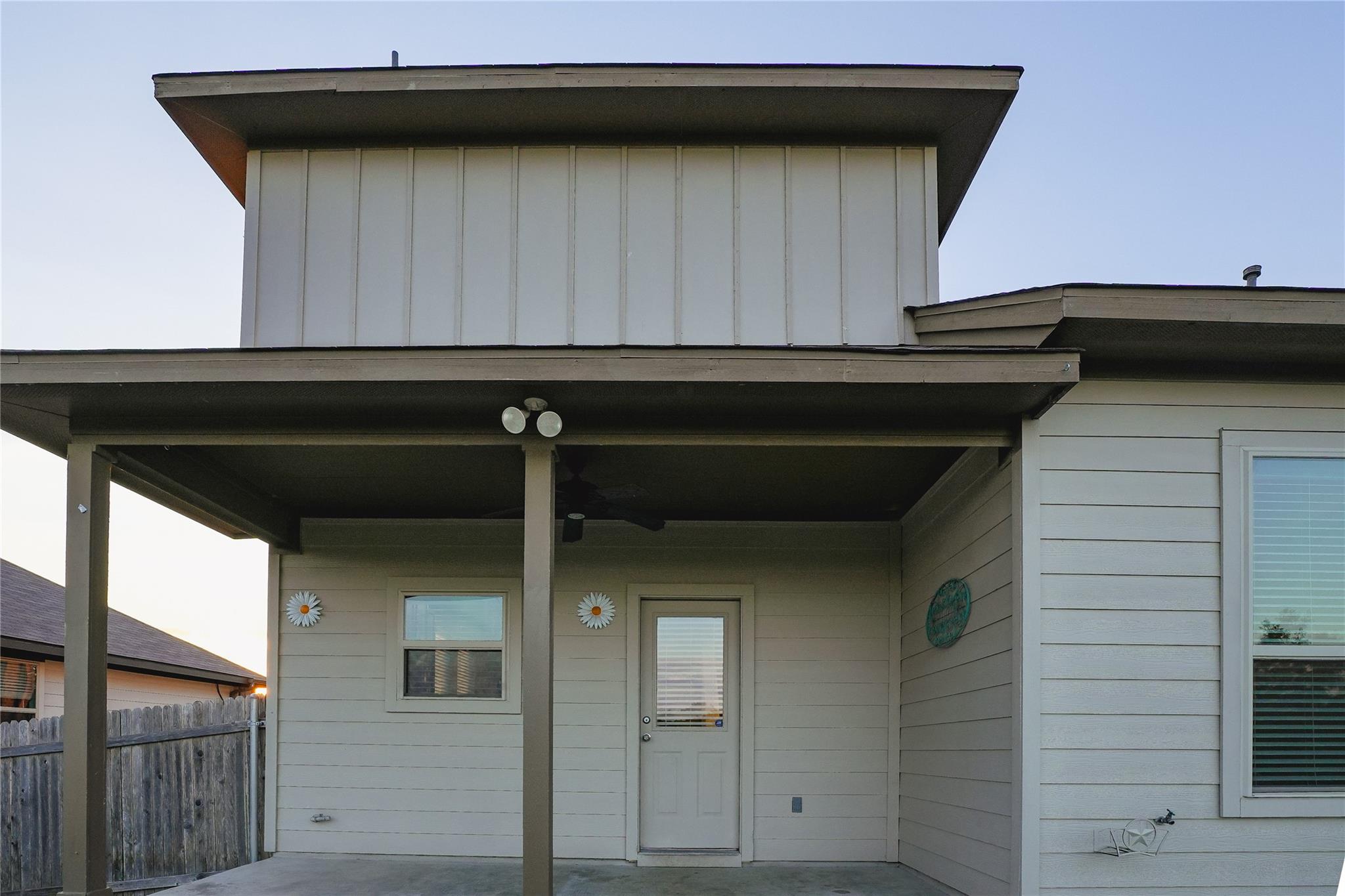 6007 Heron Dr, Buda, TX 78610