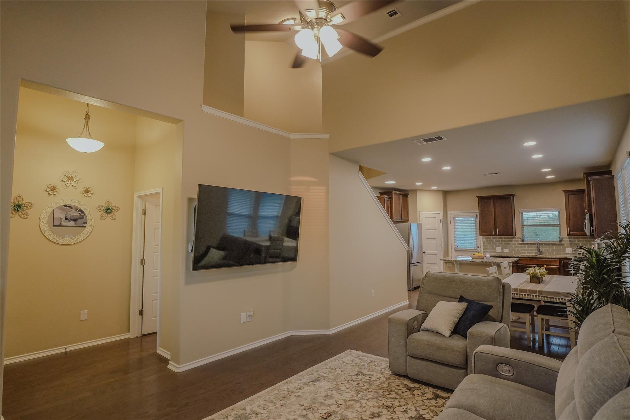 6007 Heron Dr, Buda, TX 78610