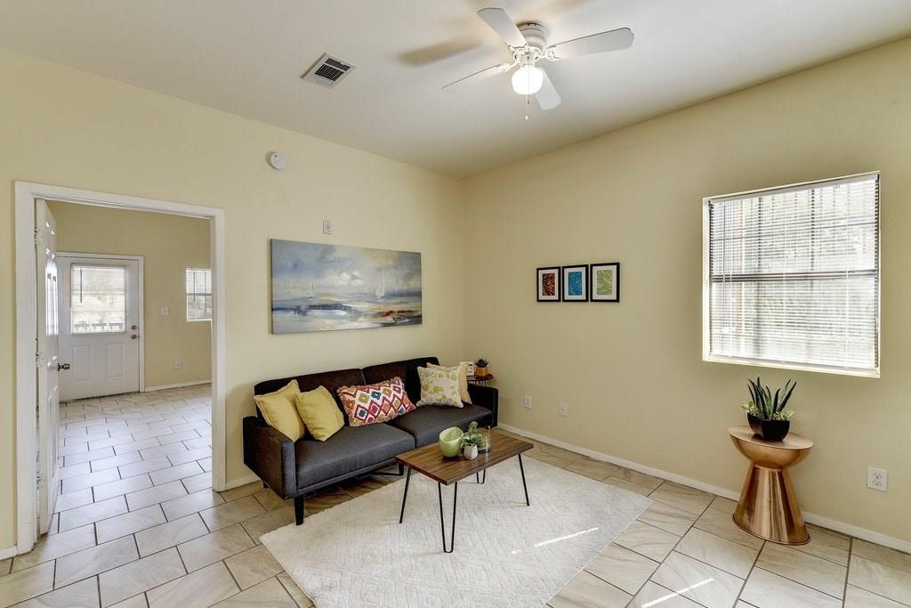 420 N Pleasant Valley Rd # 204, Austin, TX 78702