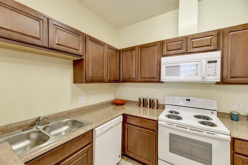 420 N Pleasant Valley Rd # 204, Austin, TX 78702