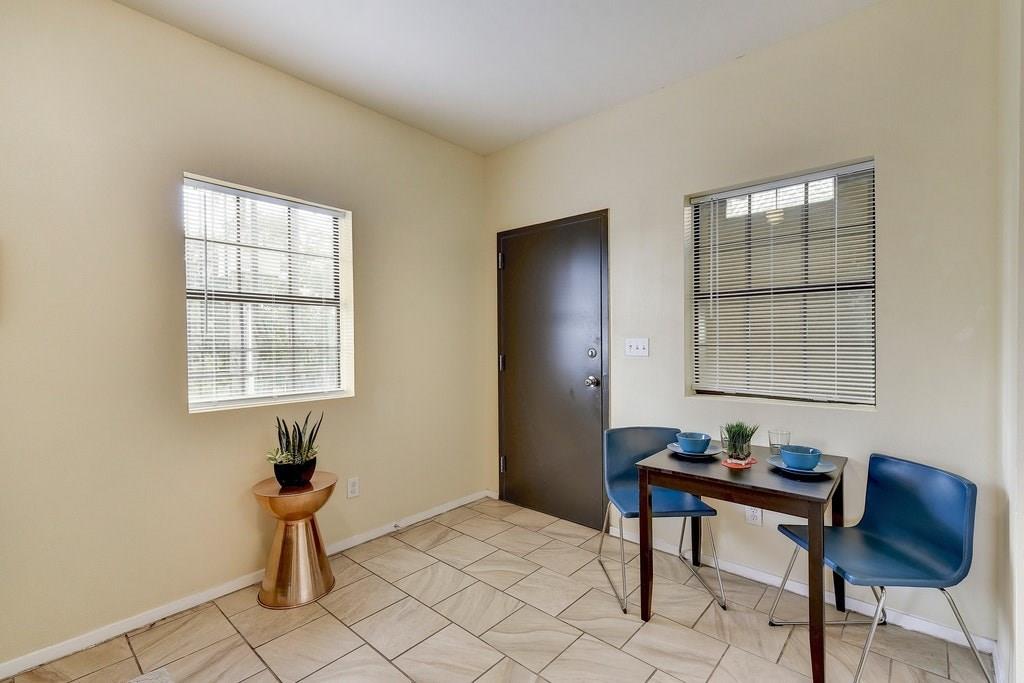 420 N Pleasant Valley Rd # 204, Austin, TX 78702