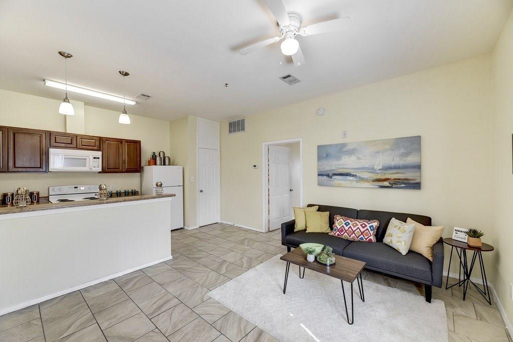 420 N Pleasant Valley Rd # 204, Austin, TX 78702