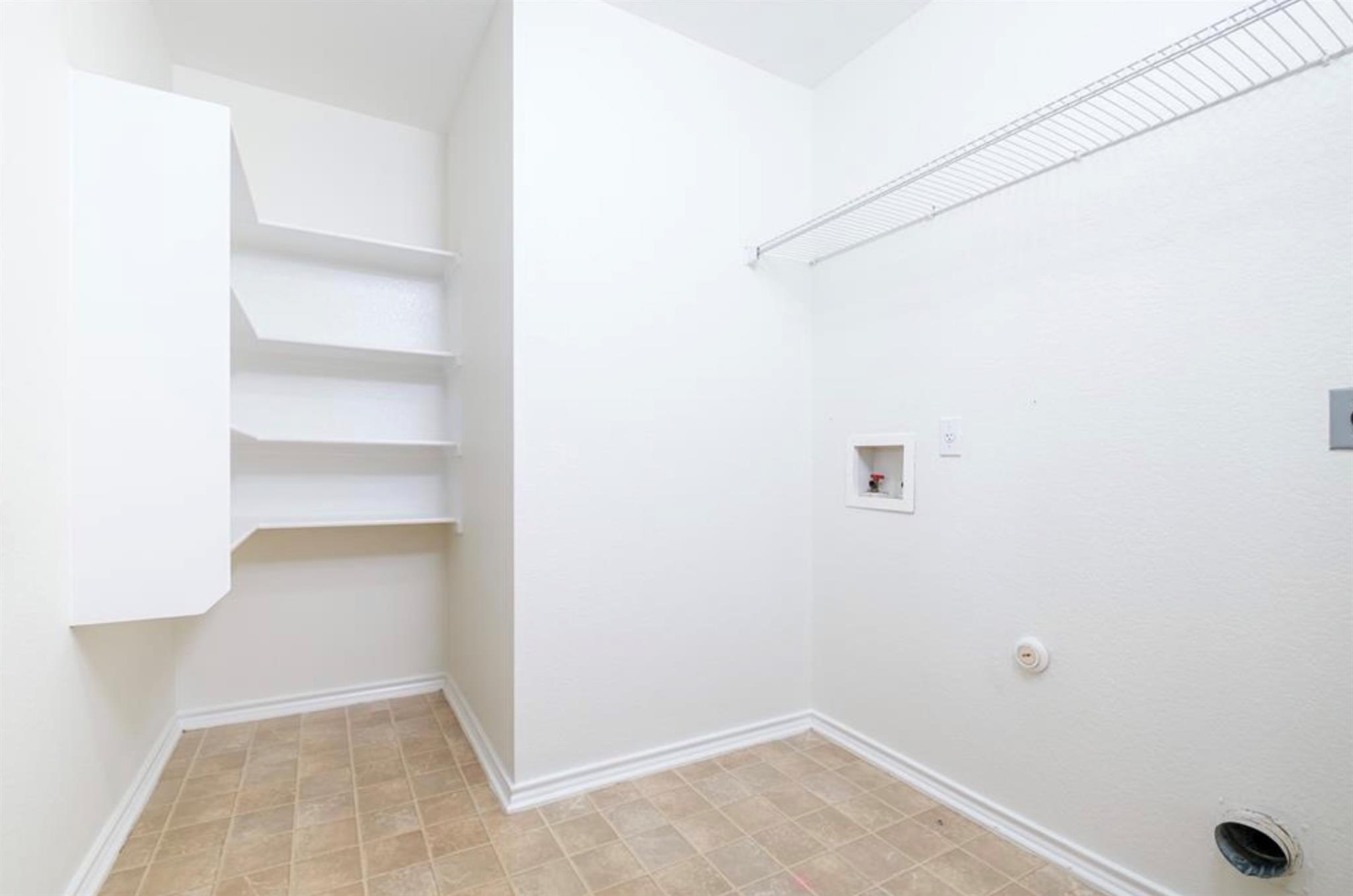 116 Holland St NE, Hutto, TX 78634