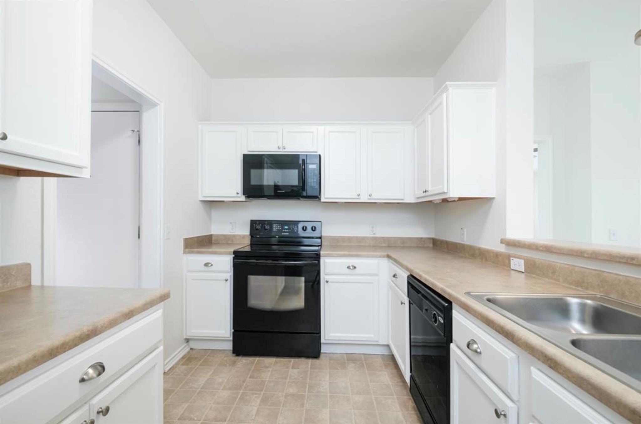 116 Holland St NE, Hutto, TX 78634