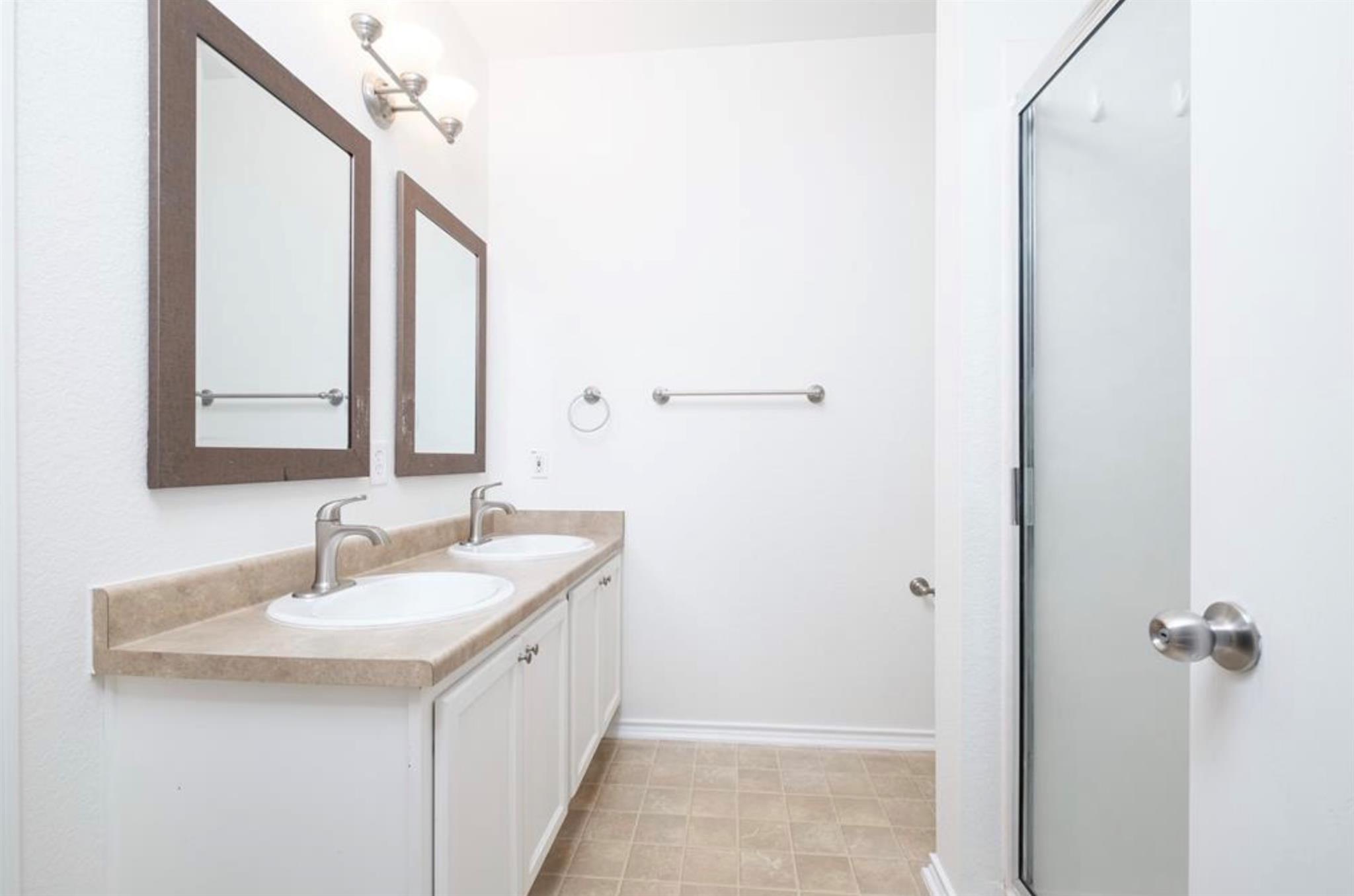 116 Holland St NE, Hutto, TX 78634