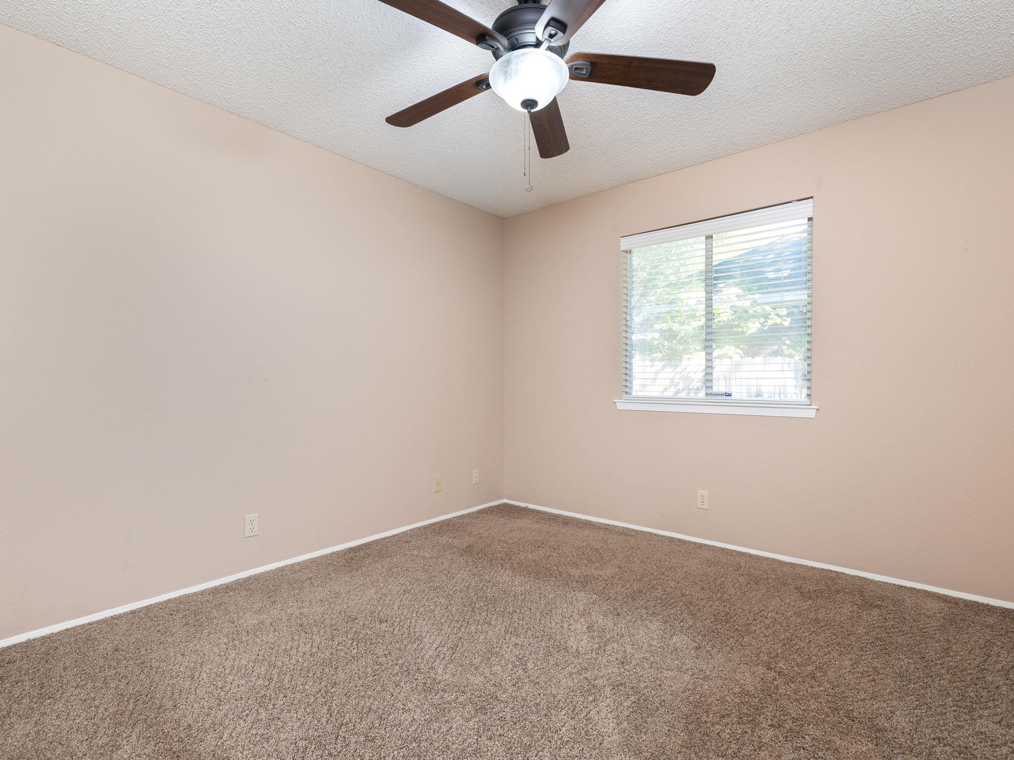 1008 Rocky Creek Dr, Pflugerville, TX 78660