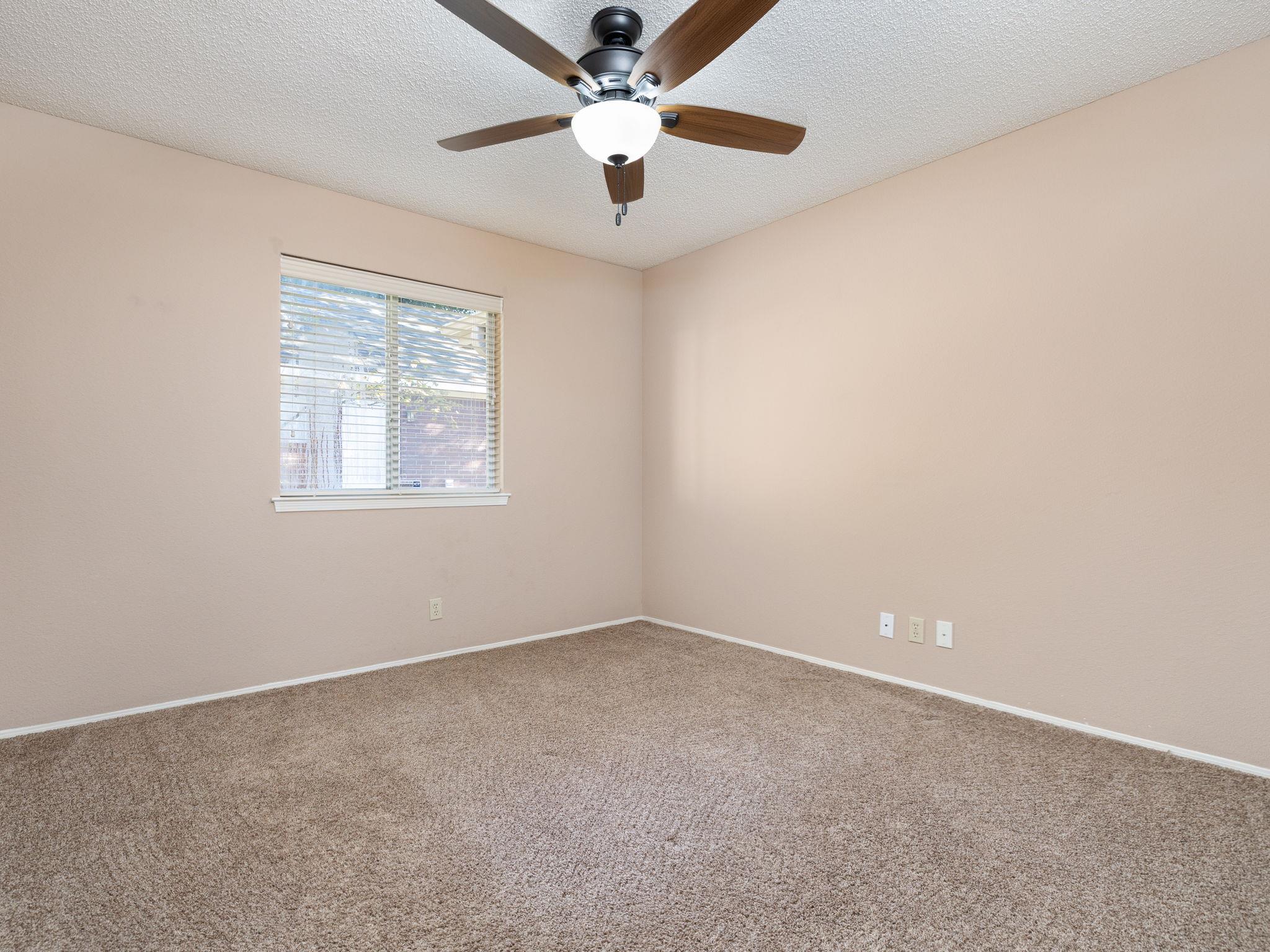 1008 Rocky Creek Dr, Pflugerville, TX 78660