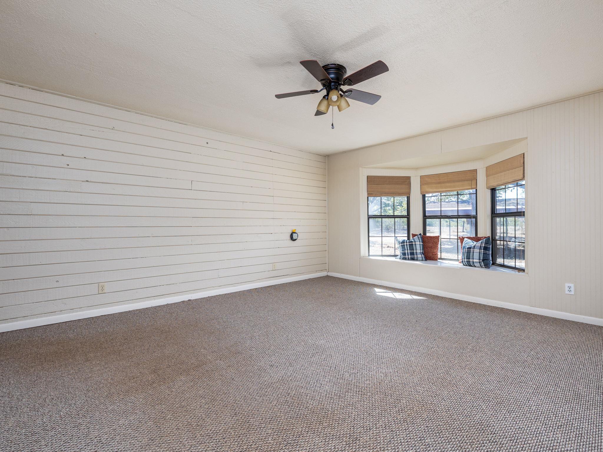 1949 County Road 347 Loop, Gause, TX 77857