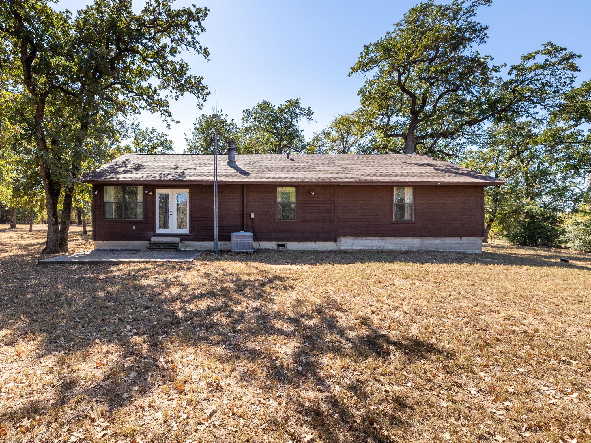 1949 County Road 347 Loop, Gause, TX 77857