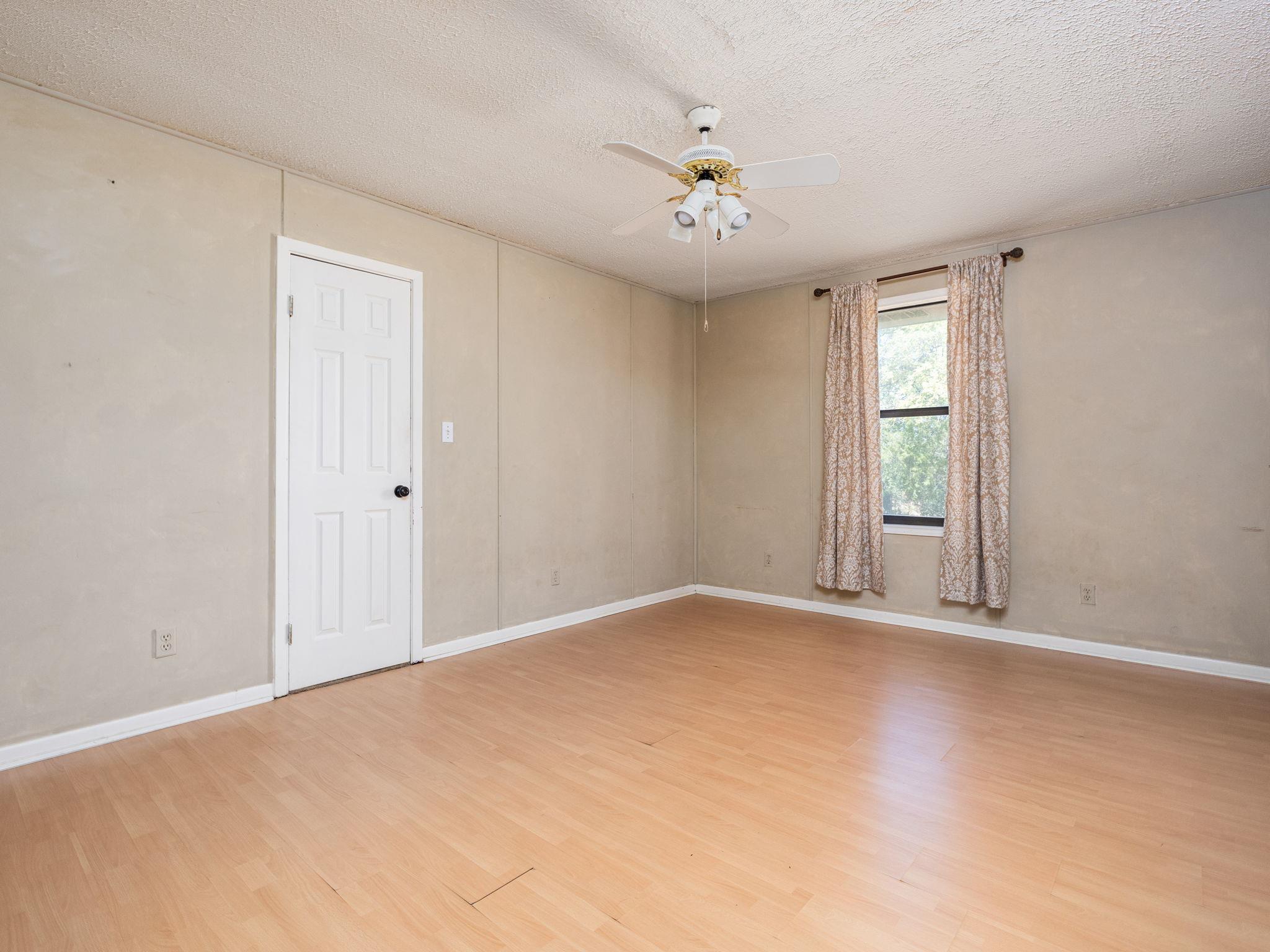 1949 County Road 347 Loop, Gause, TX 77857