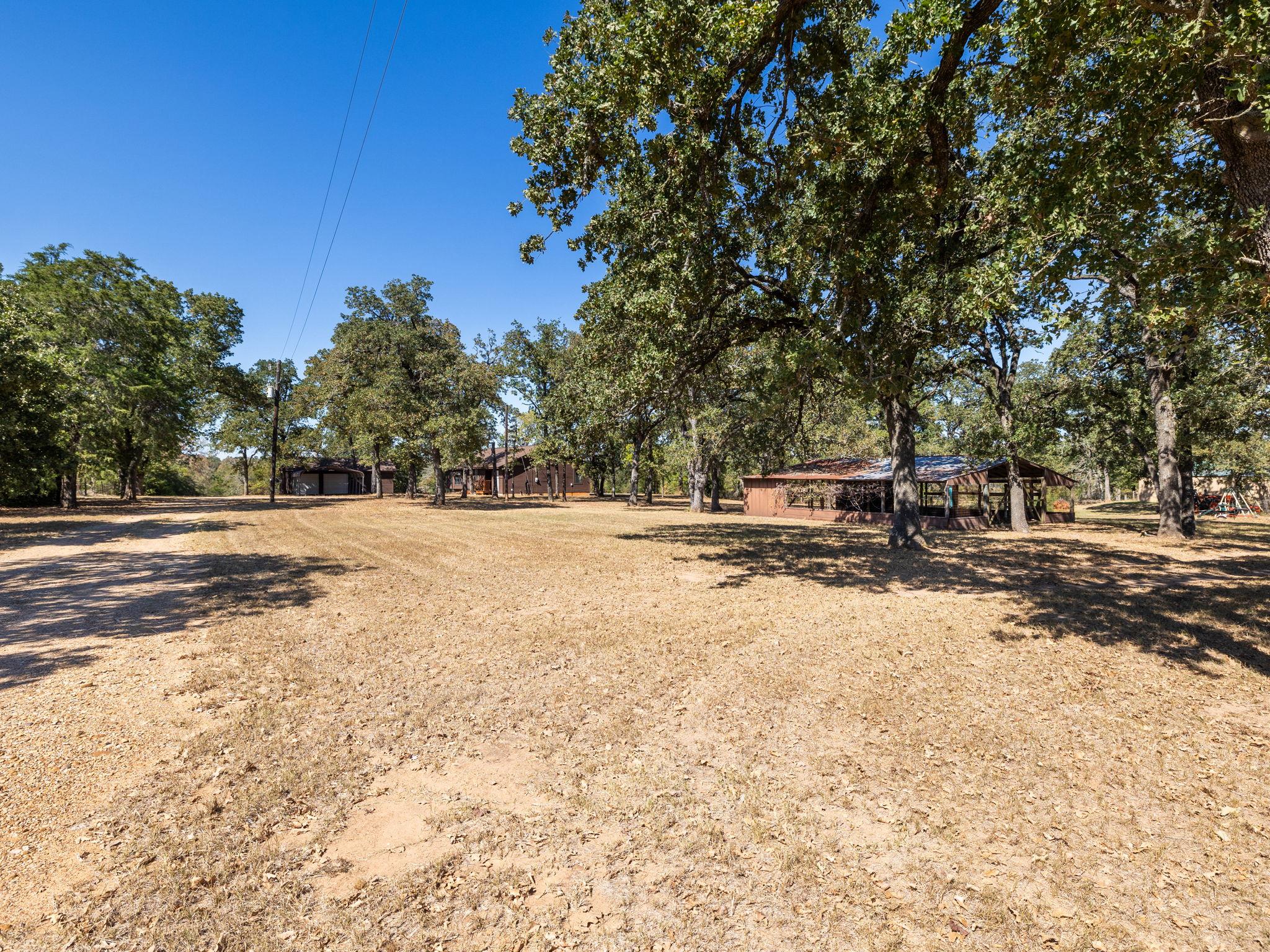 1949 County Road 347 Loop, Gause, TX 77857