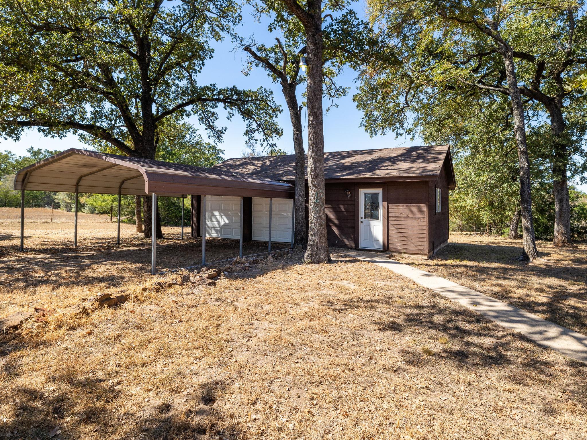 1949 County Road 347 Loop, Gause, TX 77857