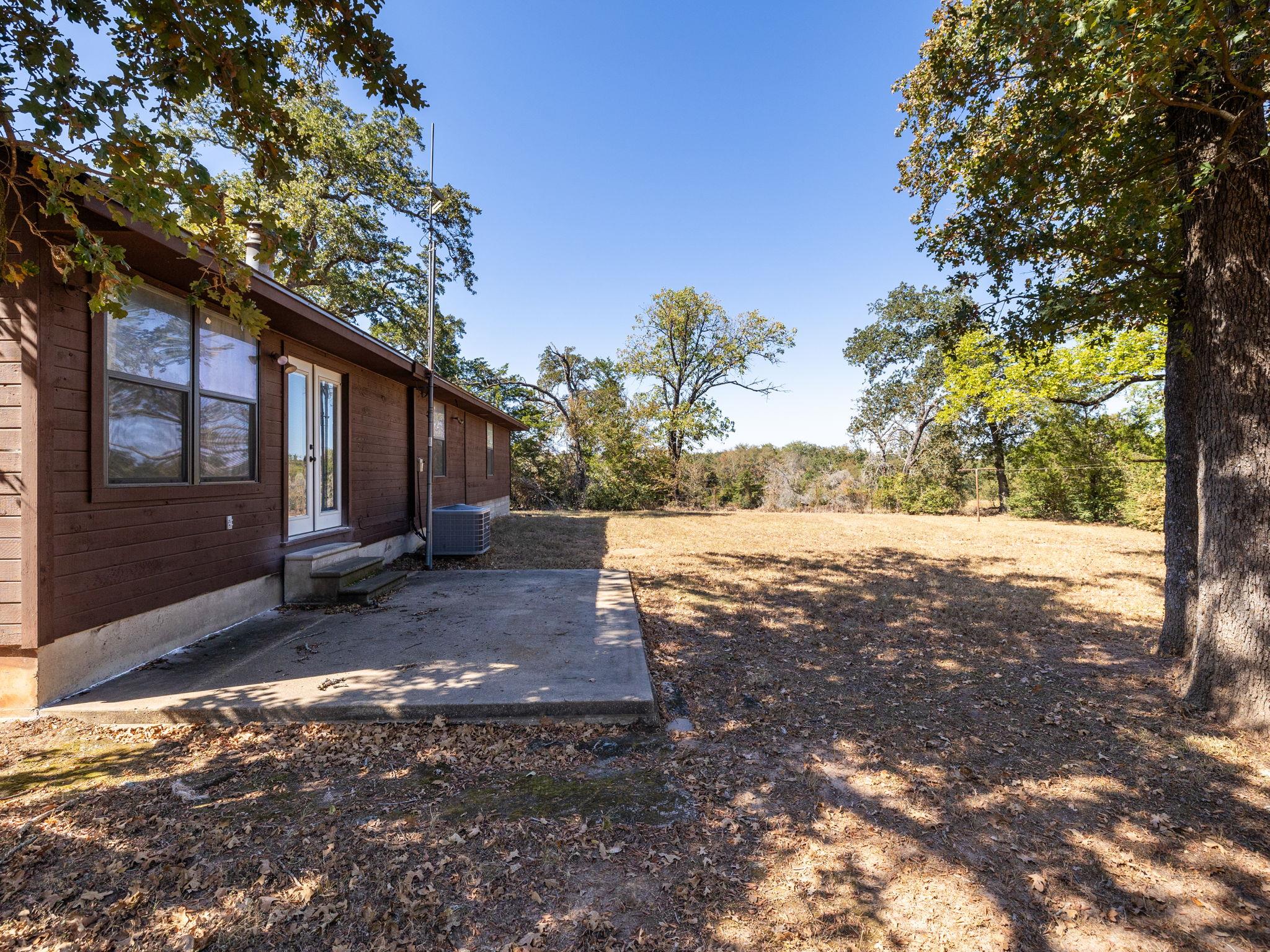 1949 County Road 347 Loop, Gause, TX 77857
