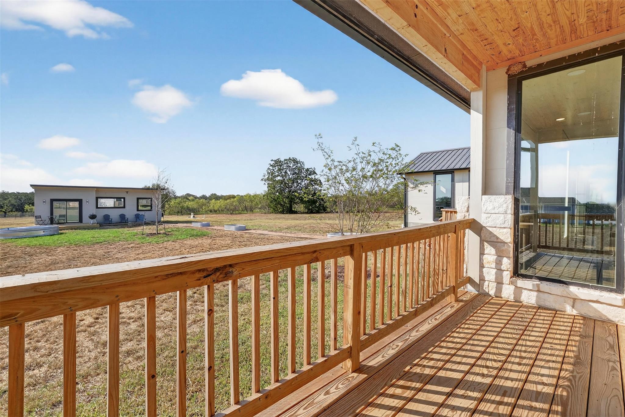 111 Starlight Path, Red Rock, TX 78662