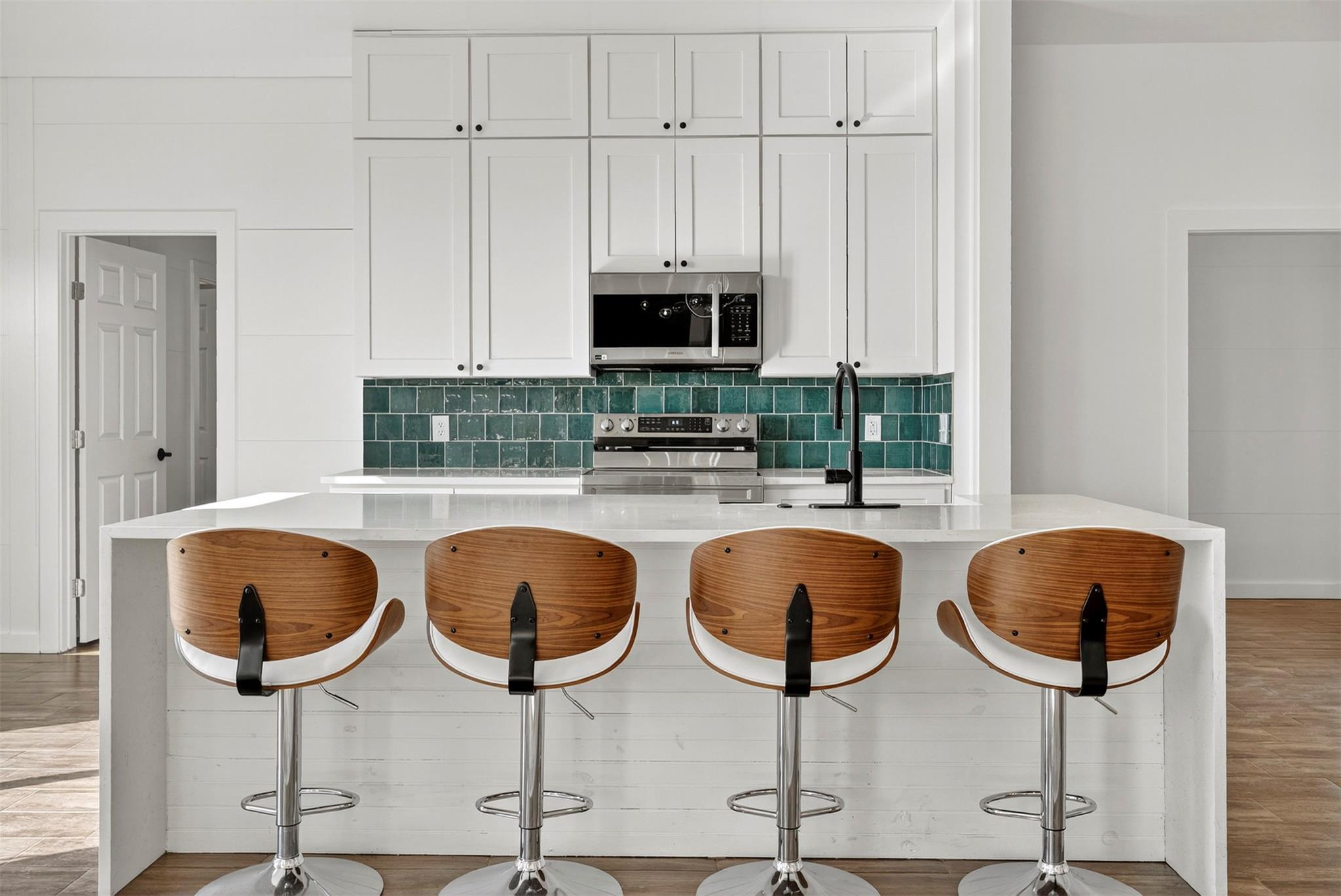 111 Starlight Path, Red Rock, TX 78662