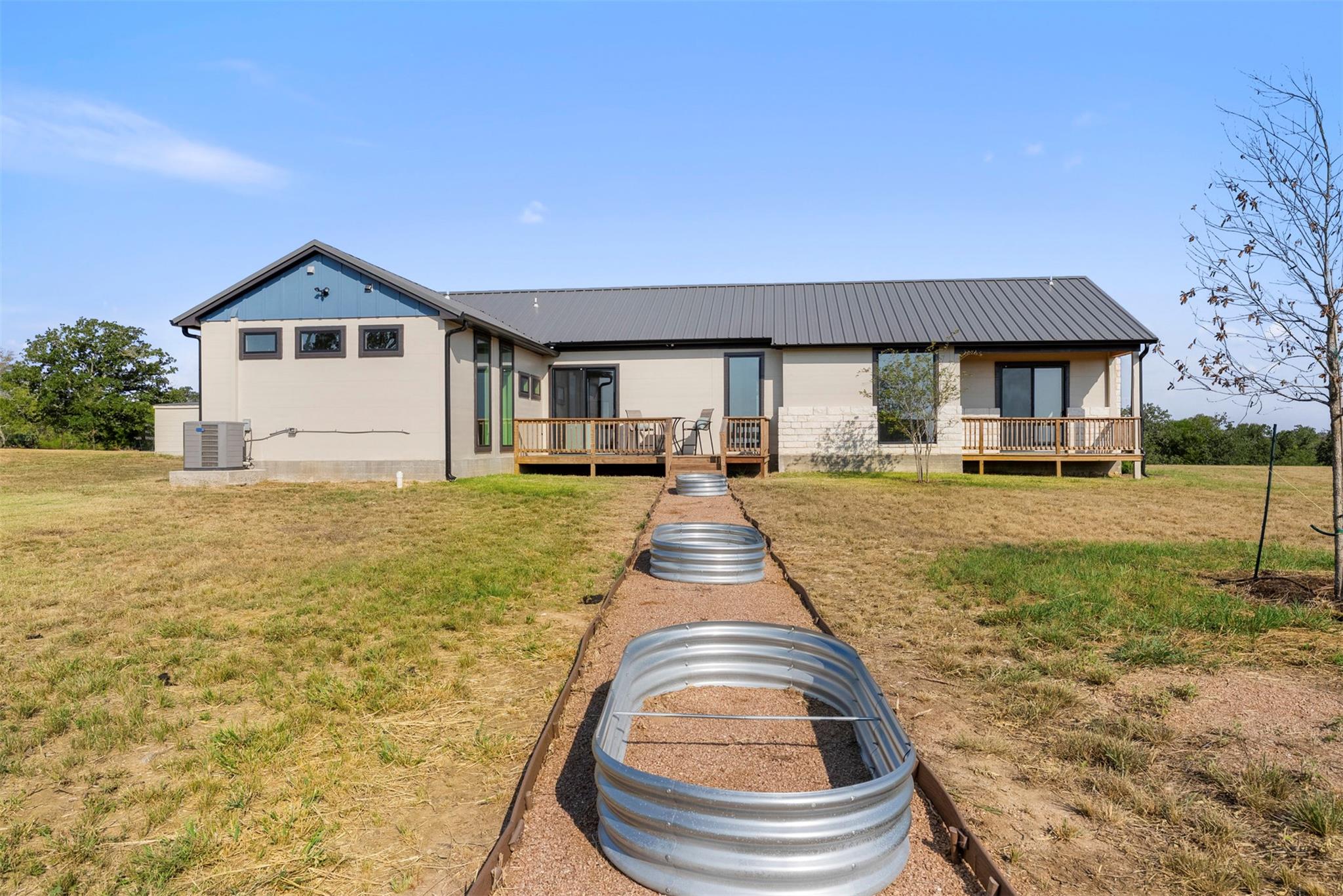 111 Starlight Path, Red Rock, TX 78662