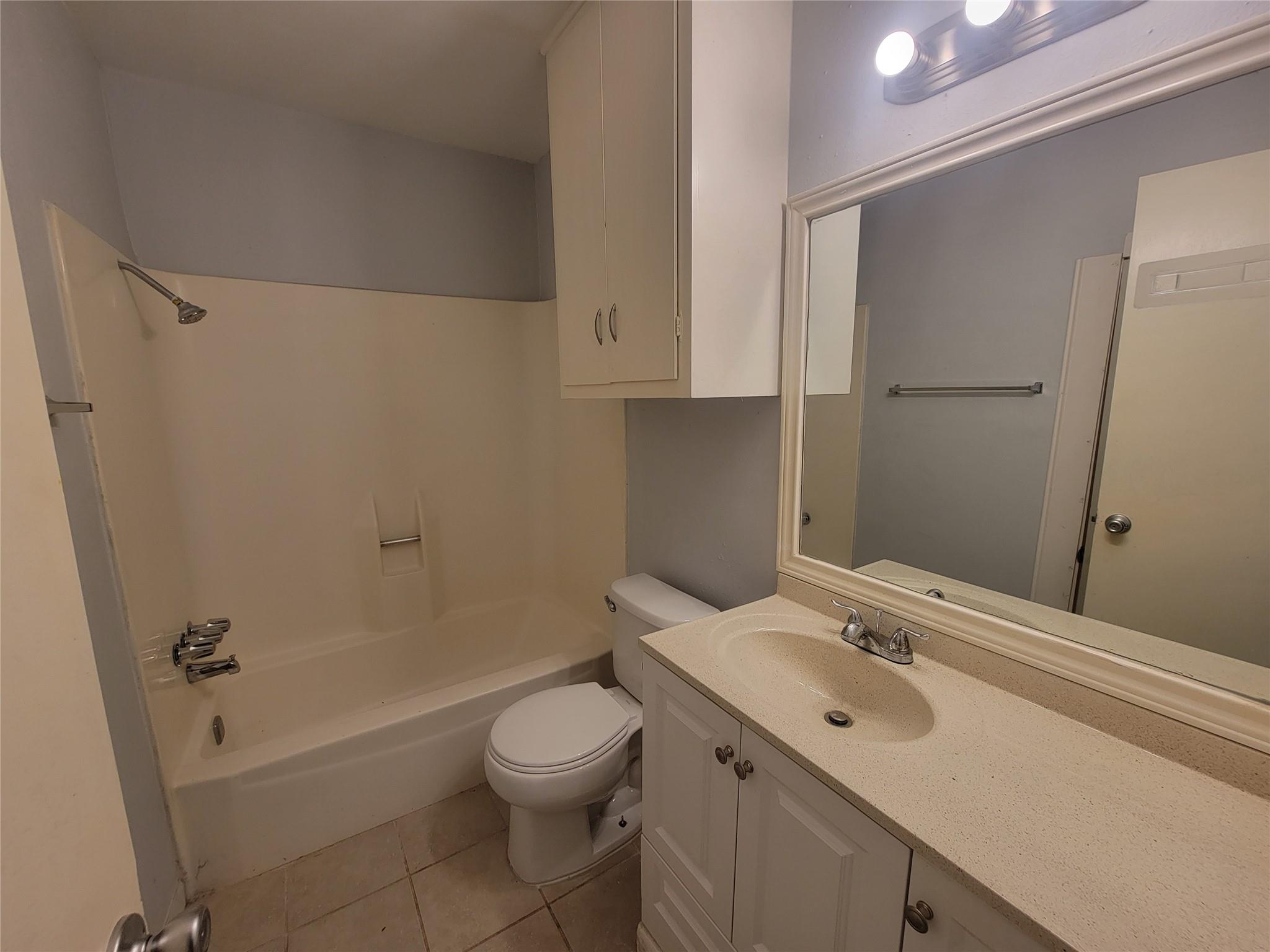 1304 GLENDA Dr # B, Round Rock, TX 78681