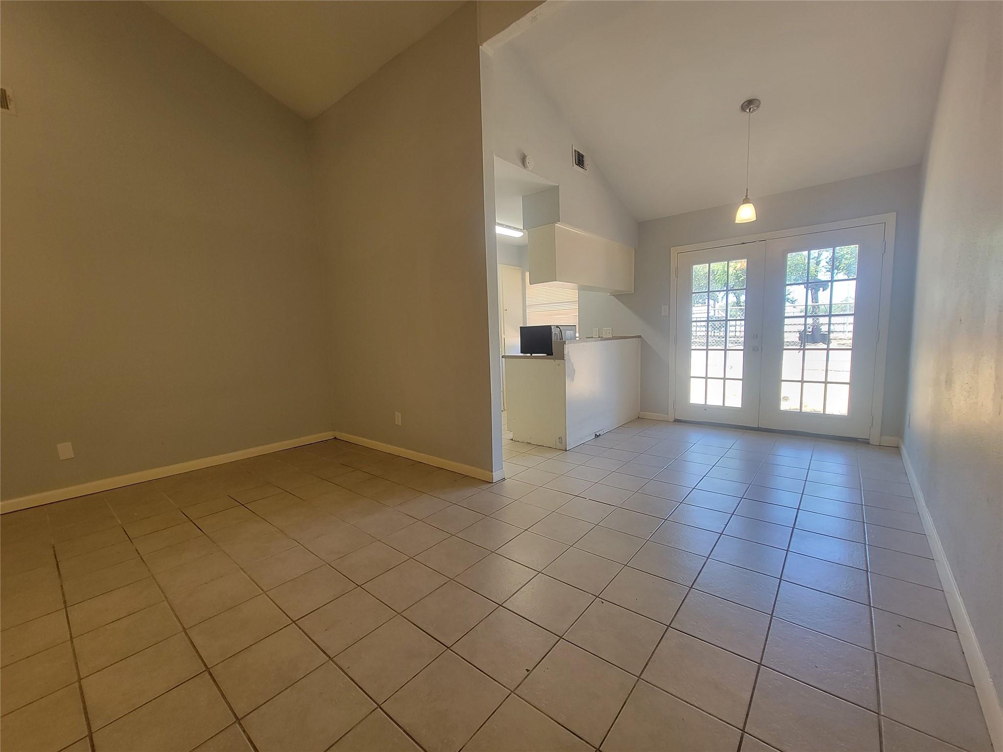 1304 GLENDA Dr # B, Round Rock, TX 78681